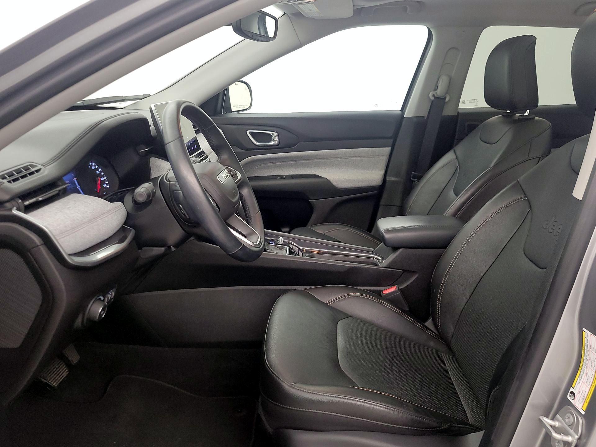 Thumbnail: 2022 Jeep Compass - 11