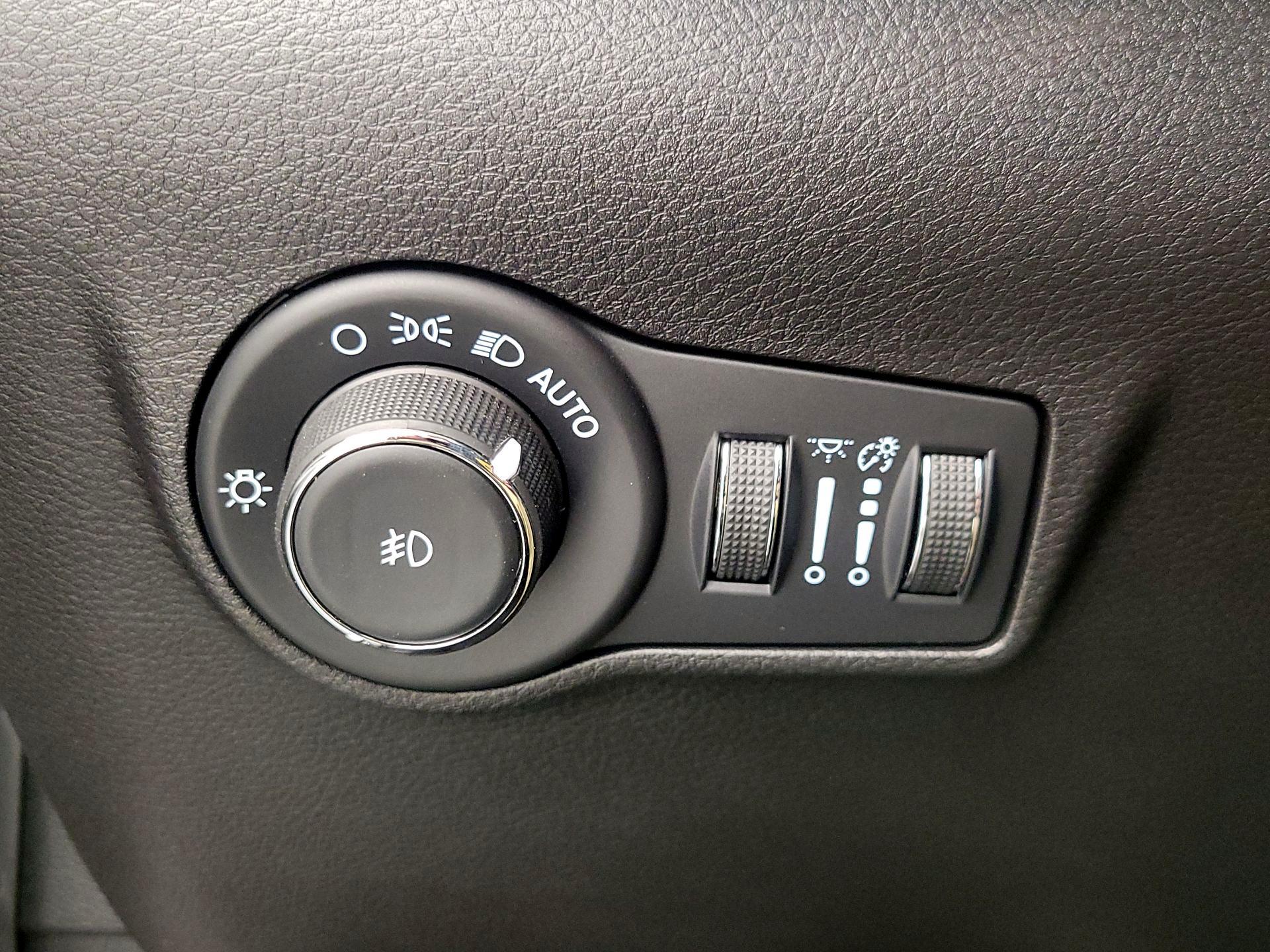 Thumbnail: 2022 Jeep Compass - 13