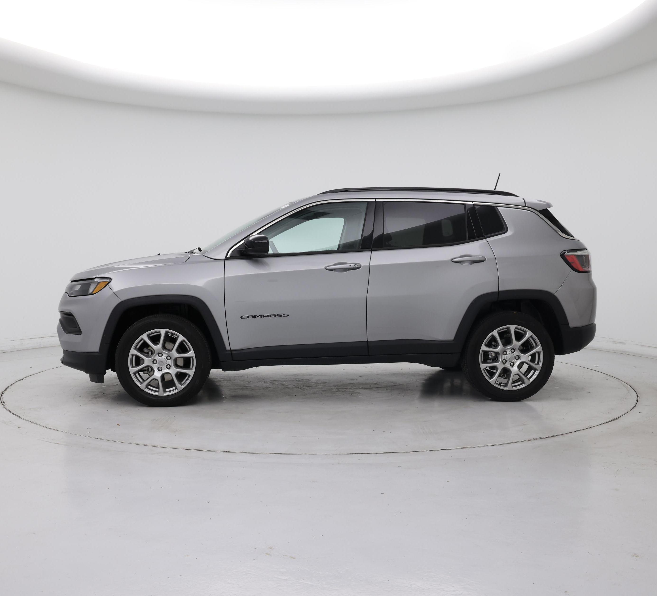 Thumbnail: 2022 Jeep Compass - 3