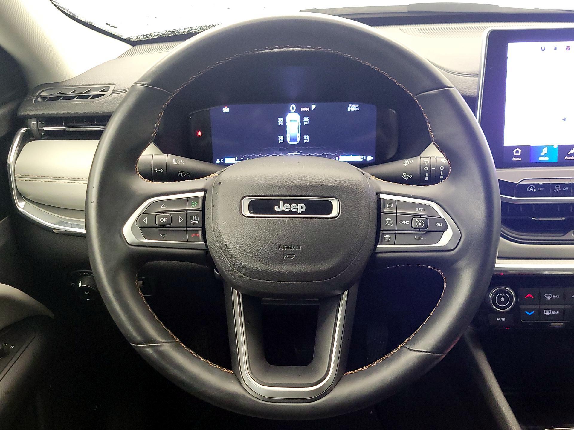 Thumbnail: 2022 Jeep Compass - 10