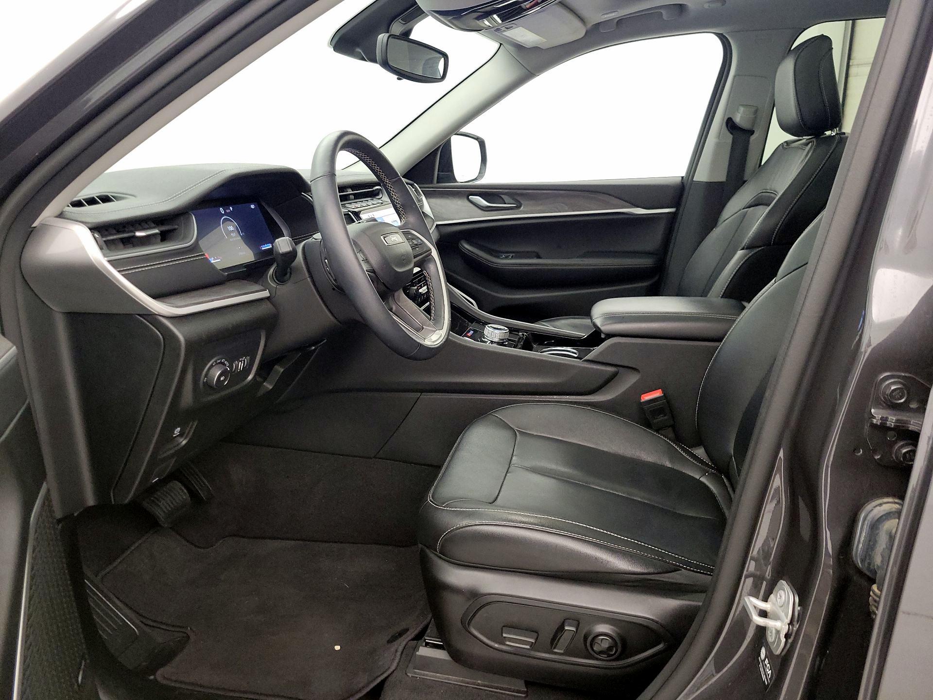 Thumbnail: 2022 Jeep Grand Cherokee - 11