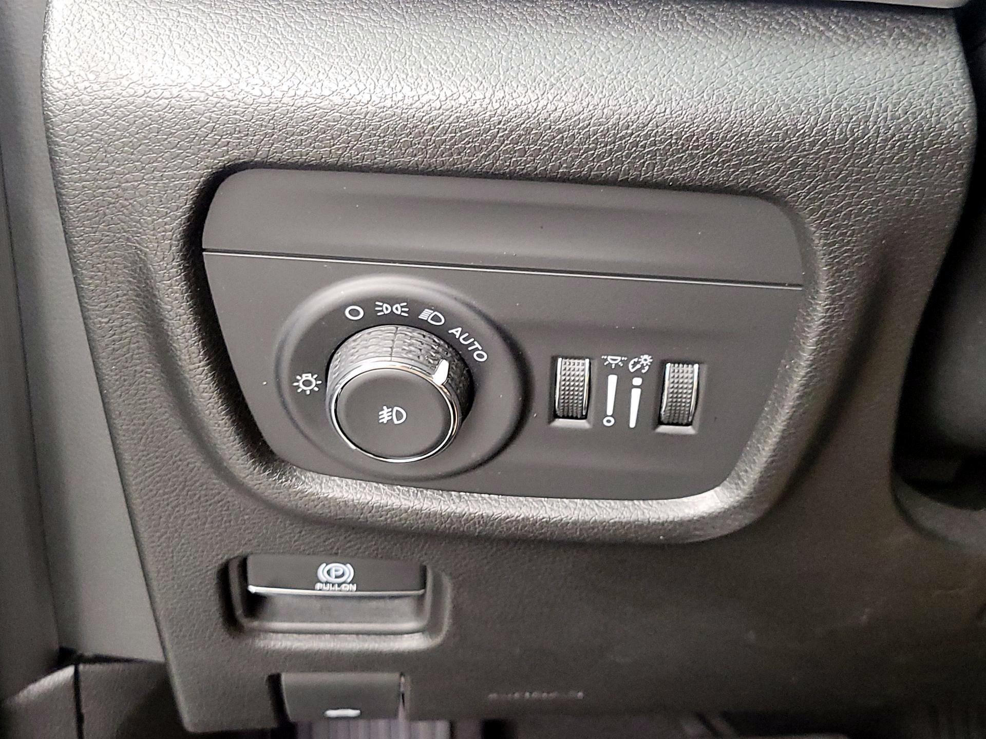 Thumbnail: 2022 Jeep Grand Cherokee - 13