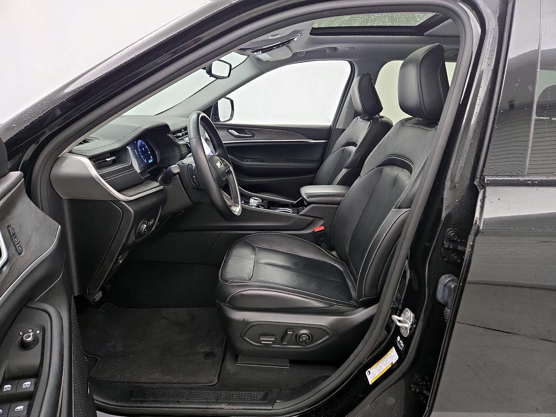 Thumbnail: 2022 Jeep Grand Cherokee - 11