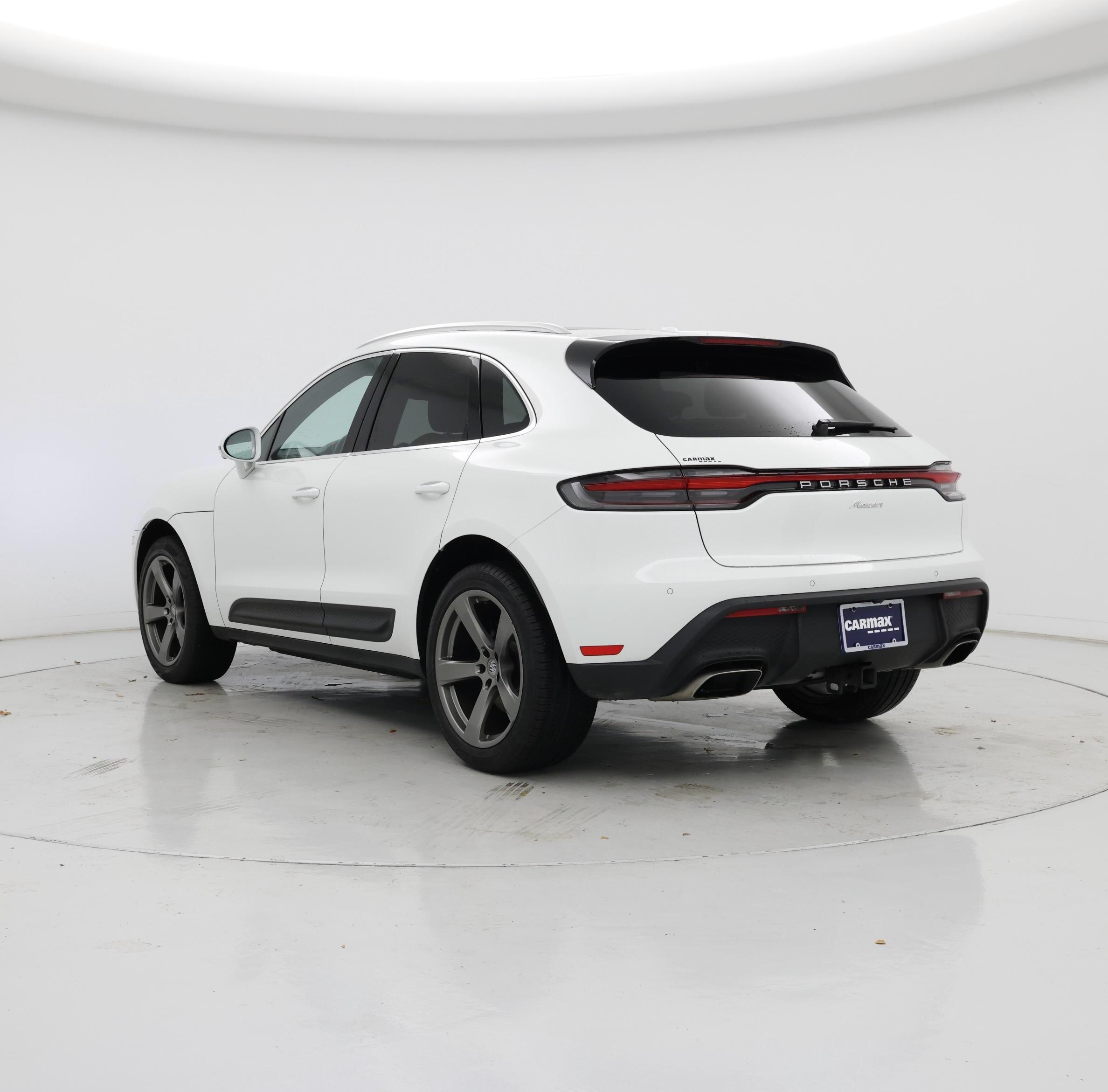 Thumbnail: 2023 Porsche Macan - 2