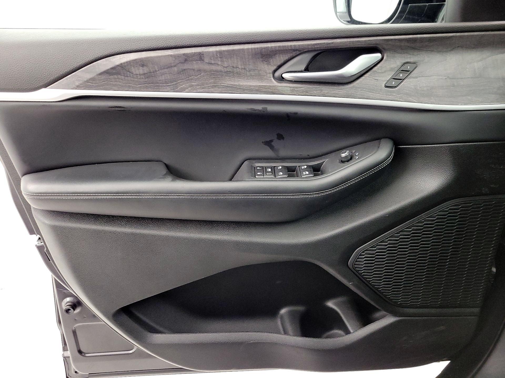 Thumbnail: 2023 Jeep Grand Cherokee L - 12