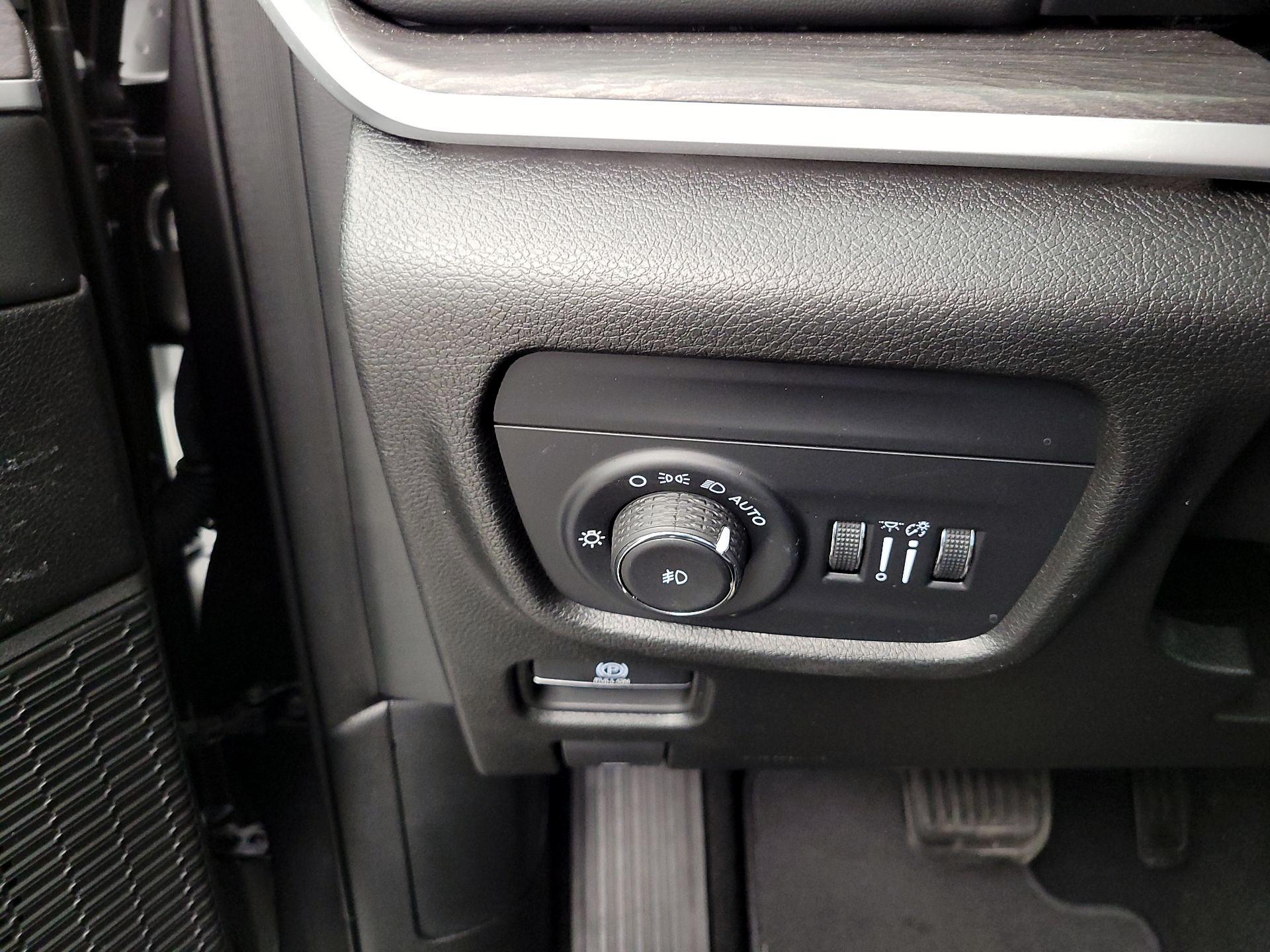 Thumbnail: 2023 Jeep Grand Cherokee L - 13