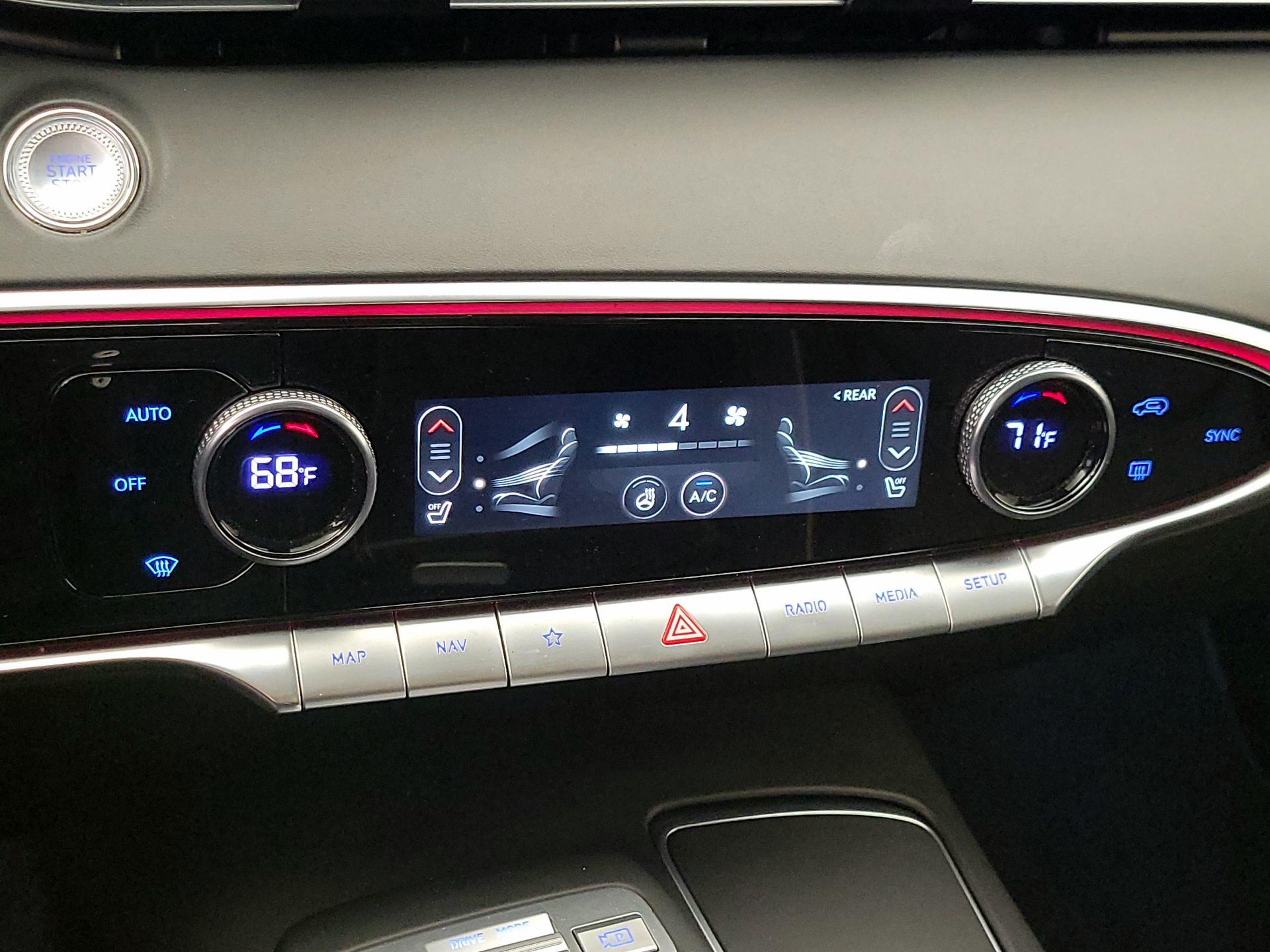 Thumbnail: 2024 Genesis GV70 - 17