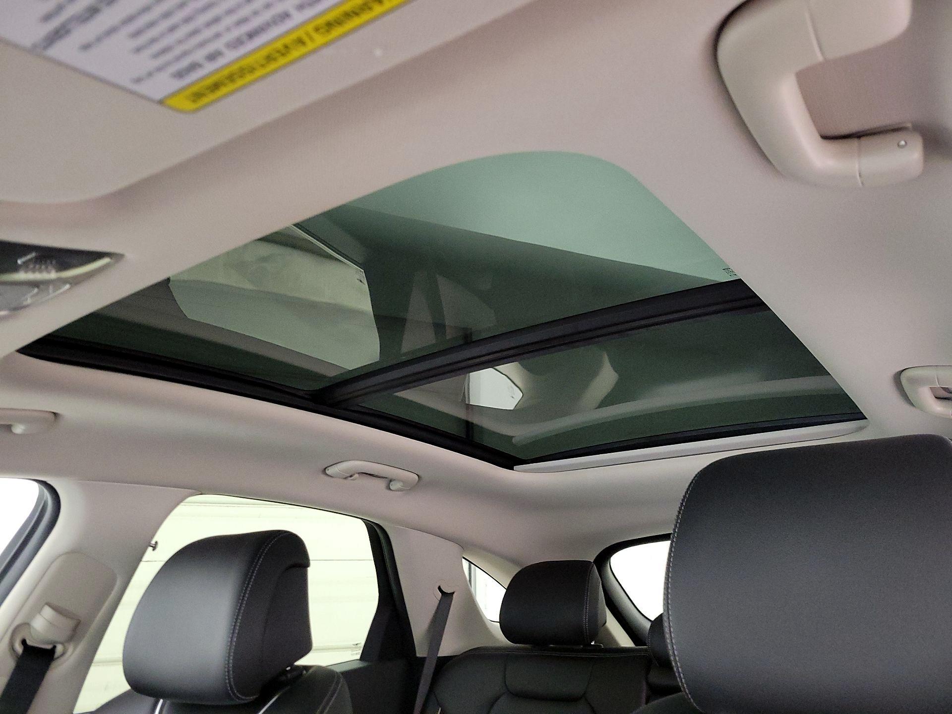 Thumbnail: 2024 Genesis GV70 - 20