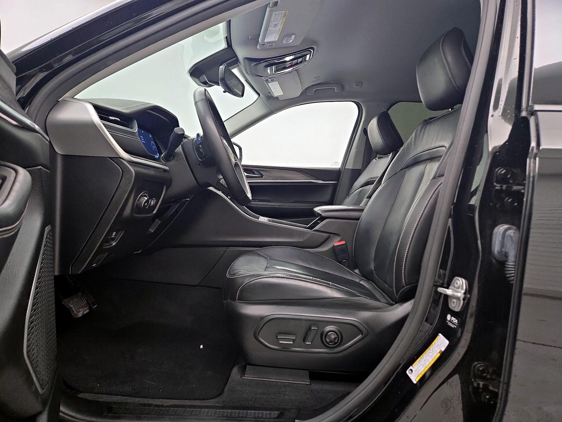 Thumbnail: 2022 Jeep Grand Cherokee - 11