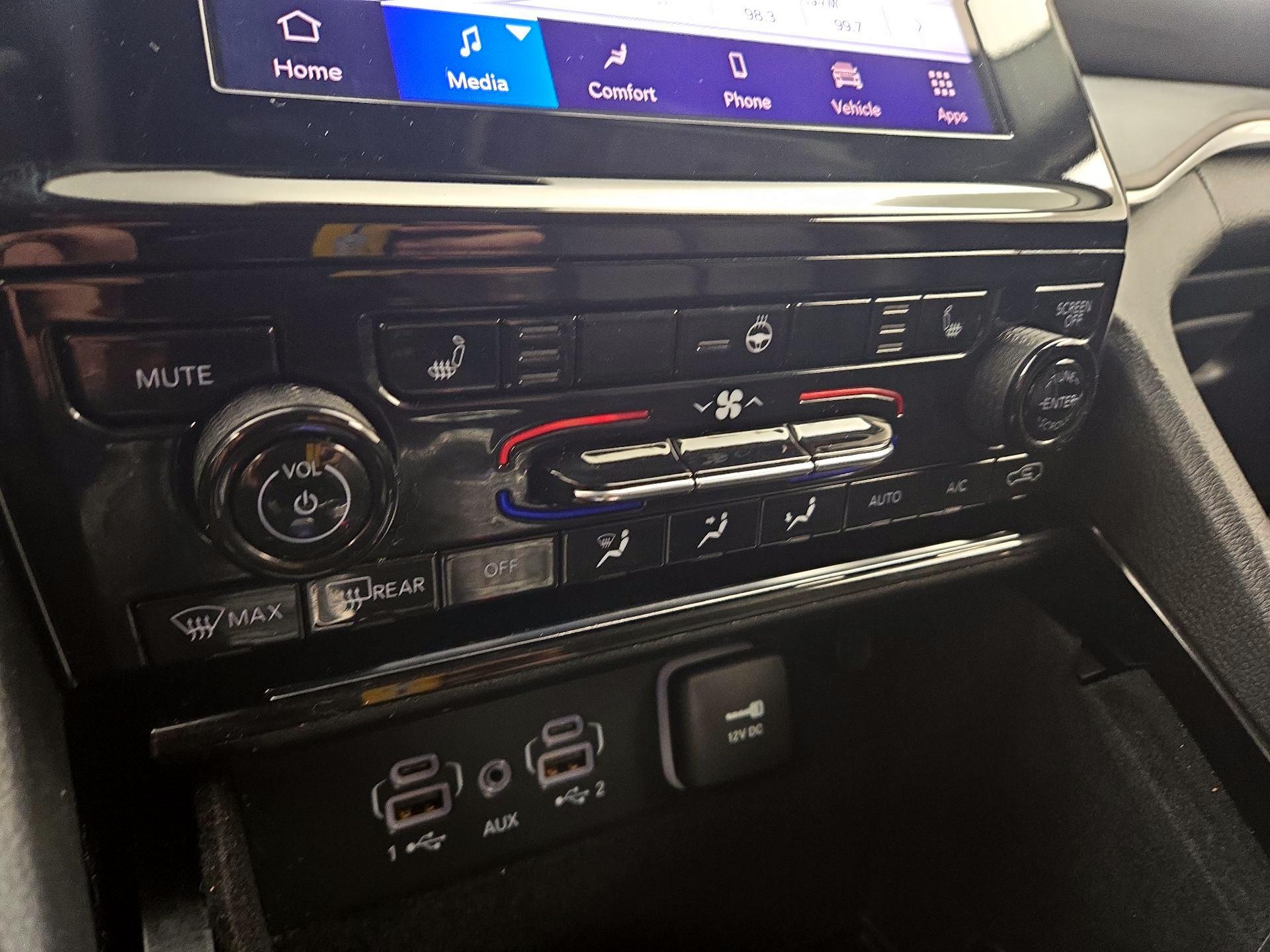 Thumbnail: 2022 Jeep Grand Cherokee - 16