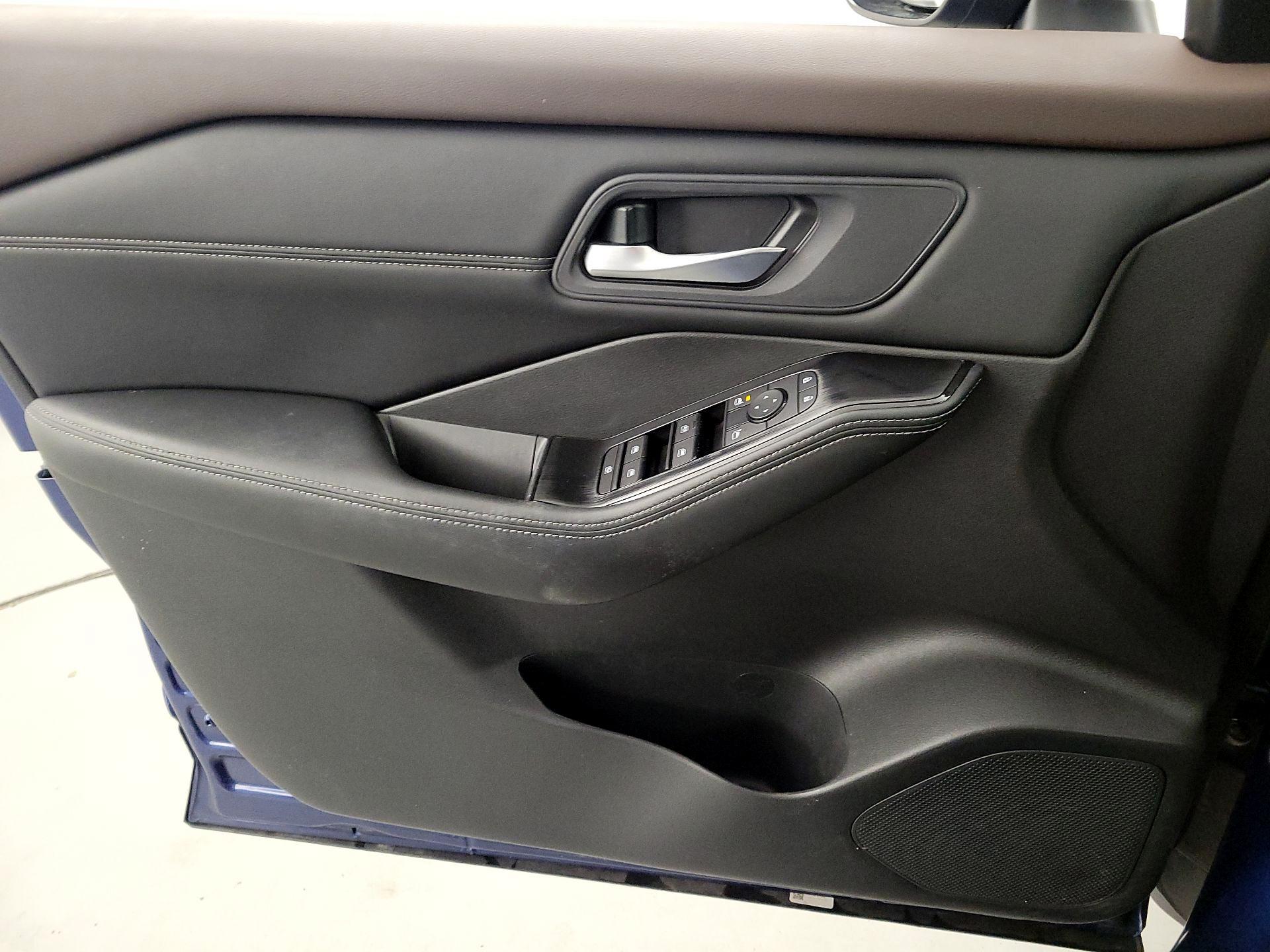 Thumbnail: 2023 Nissan Rogue - 12