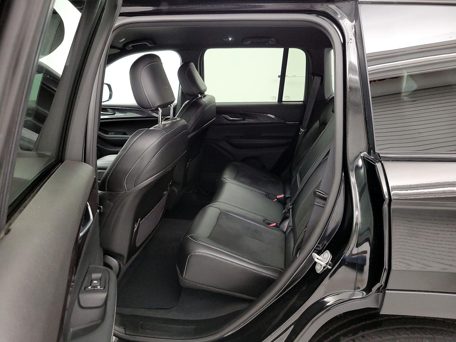 Thumbnail: 2023 Jeep Grand Cherokee - 19