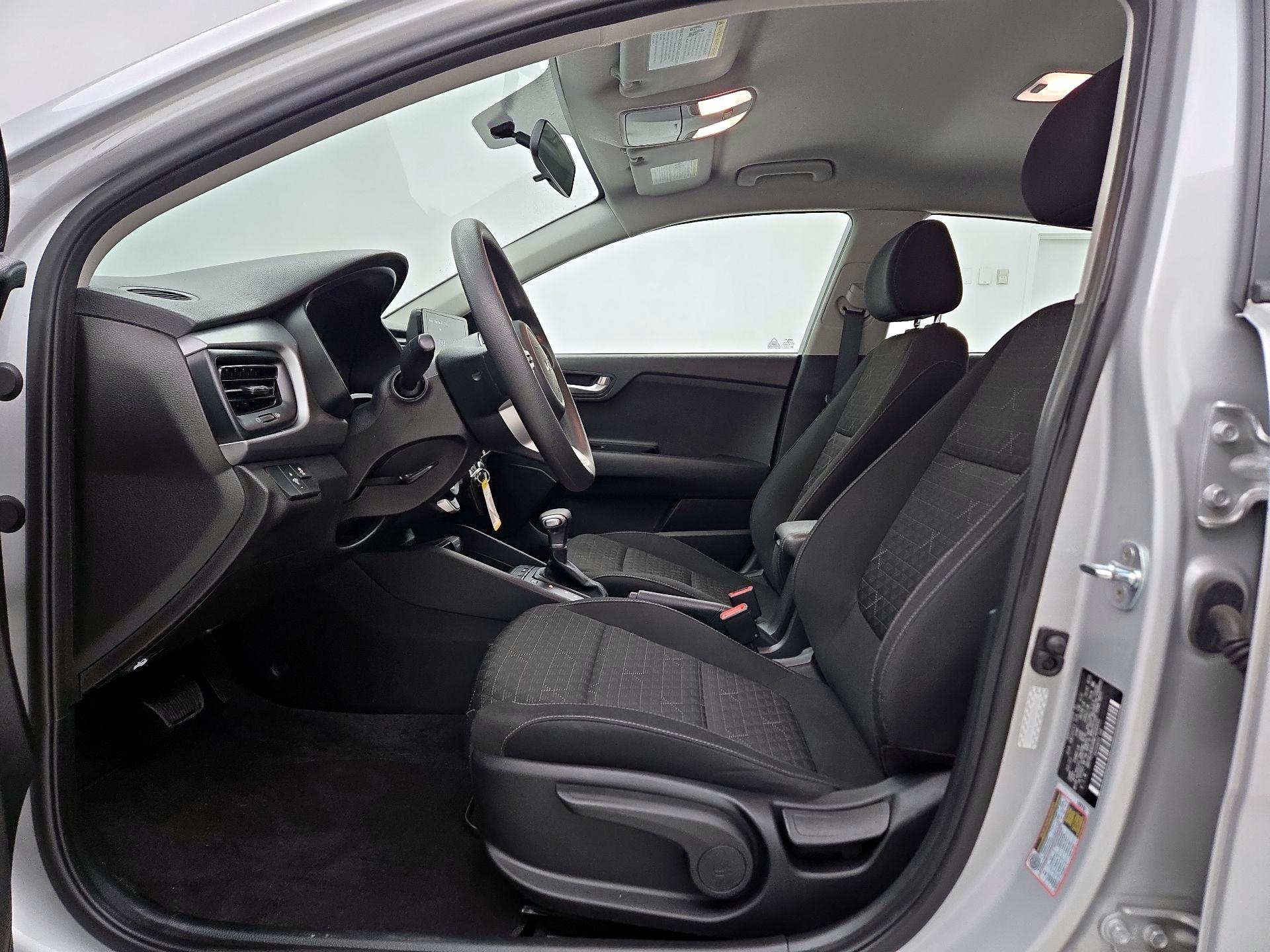 Thumbnail: 2022 Kia Rio - 11