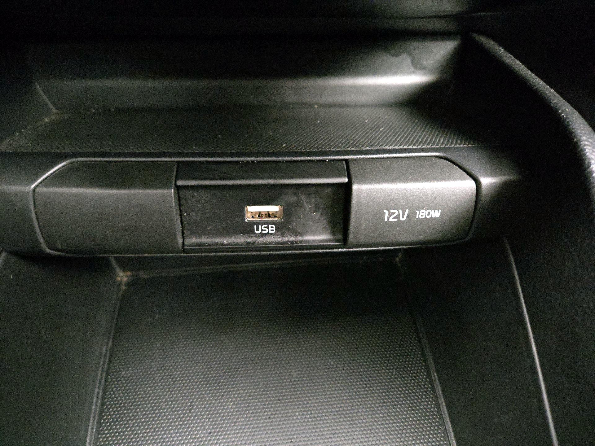 Thumbnail: 2022 Kia Rio - 18