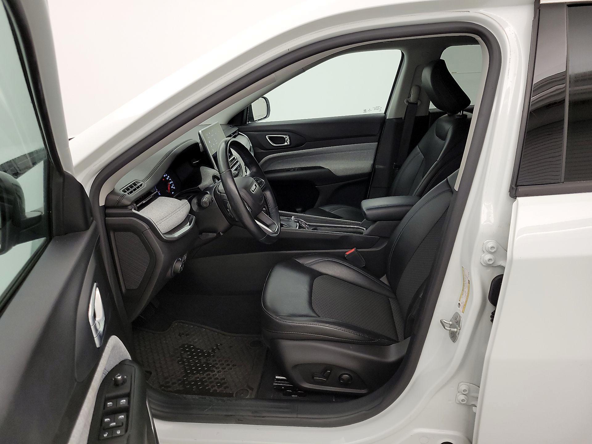 Thumbnail: 2022 Jeep Compass - 11