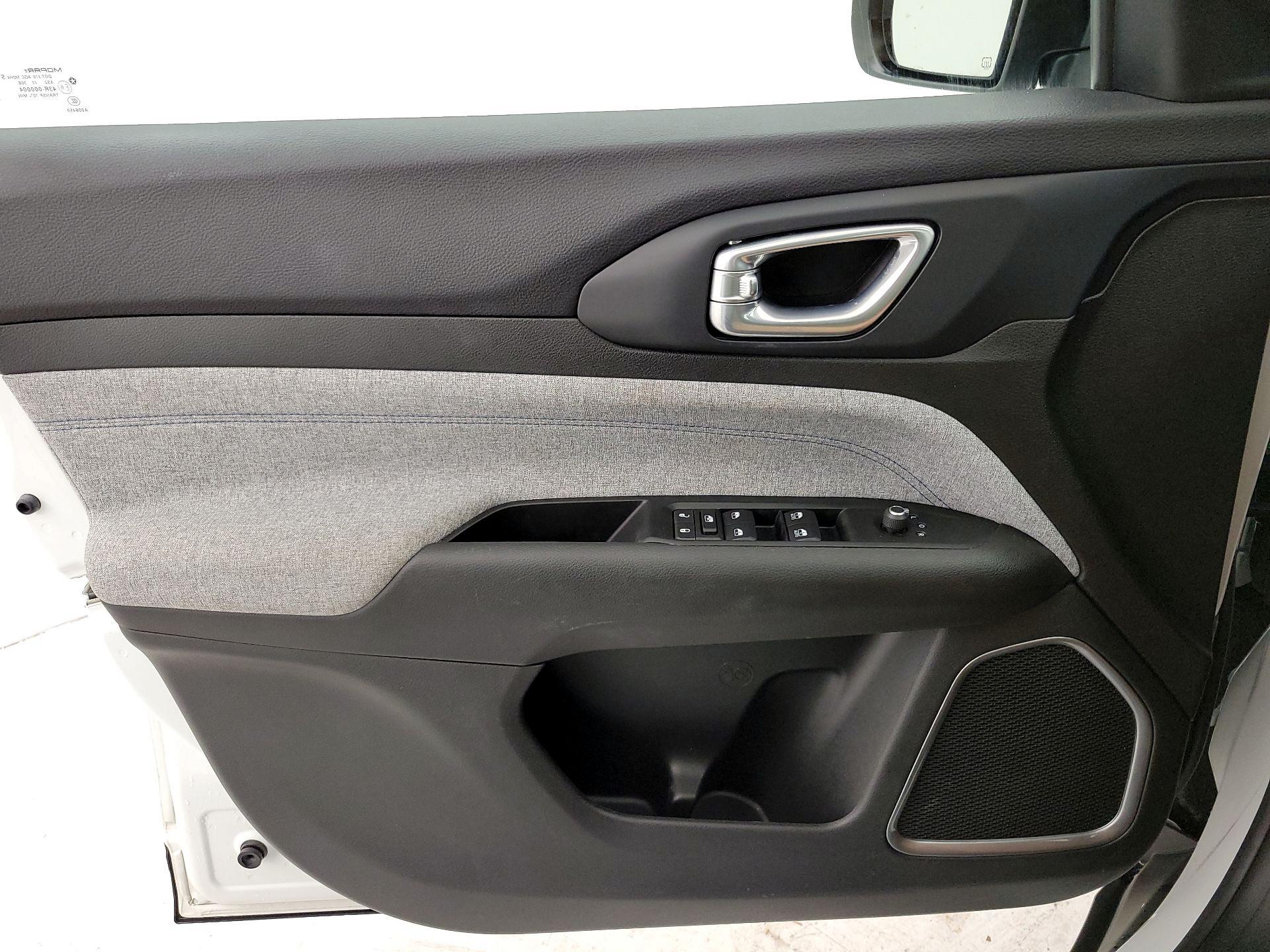 Thumbnail: 2022 Jeep Compass - 12