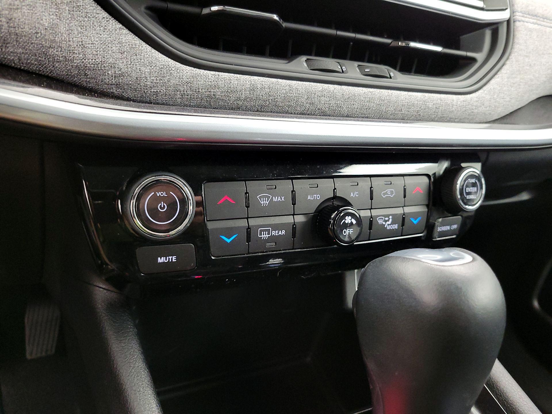 Thumbnail: 2022 Jeep Compass - 16