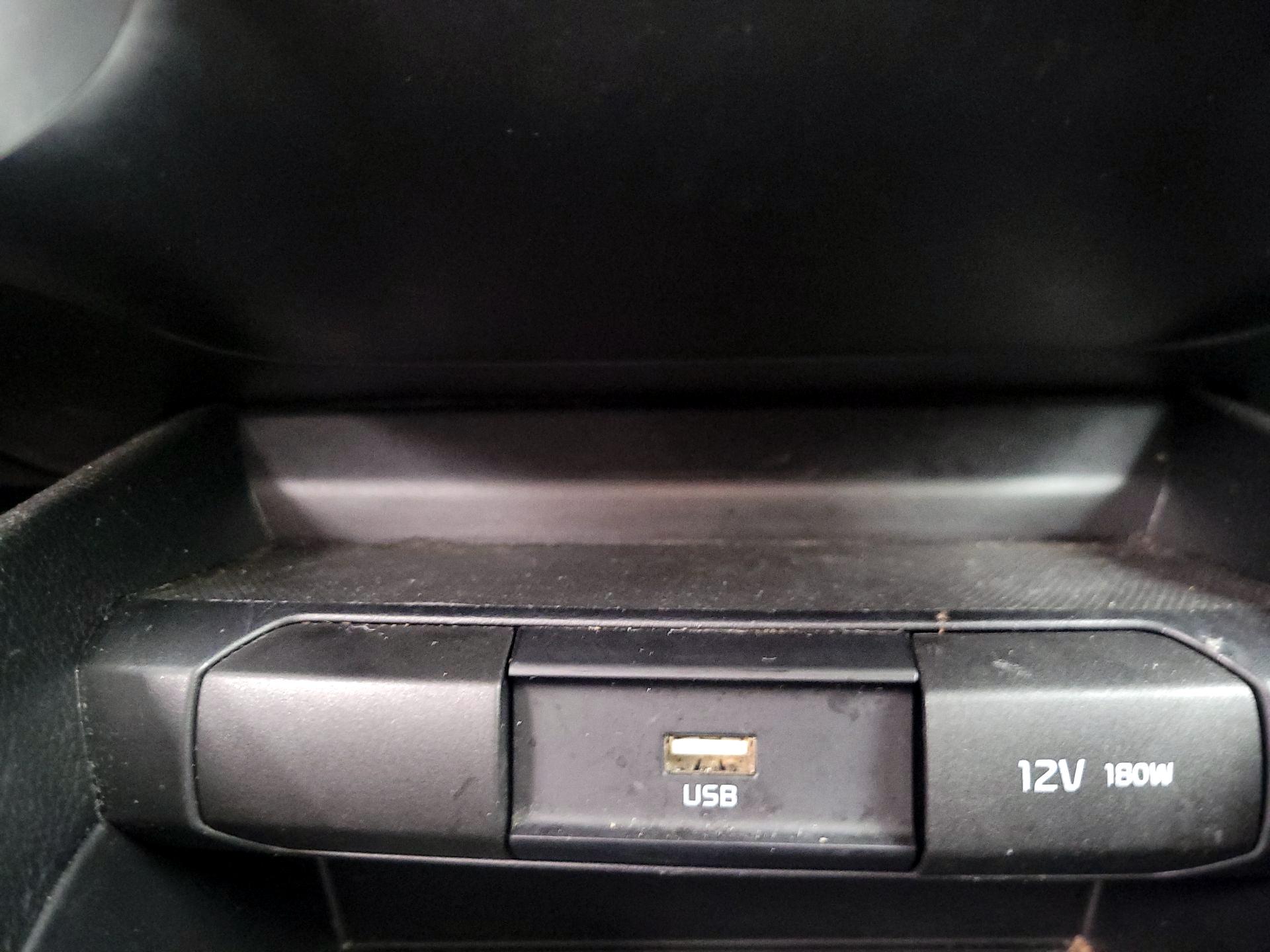 Thumbnail: 2022 Kia Rio - 18