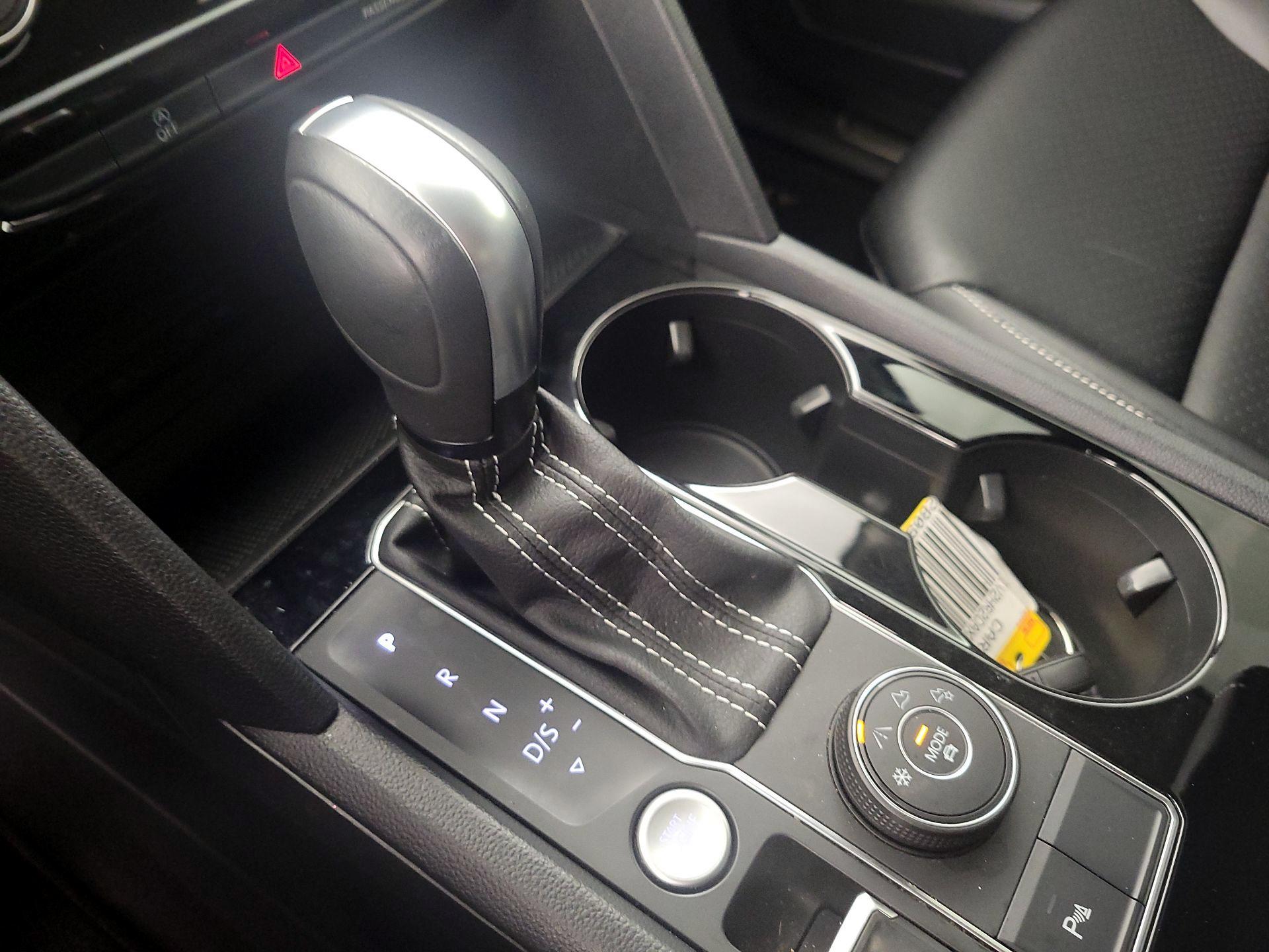 Thumbnail: 2022 Volkswagen Atlas - 17