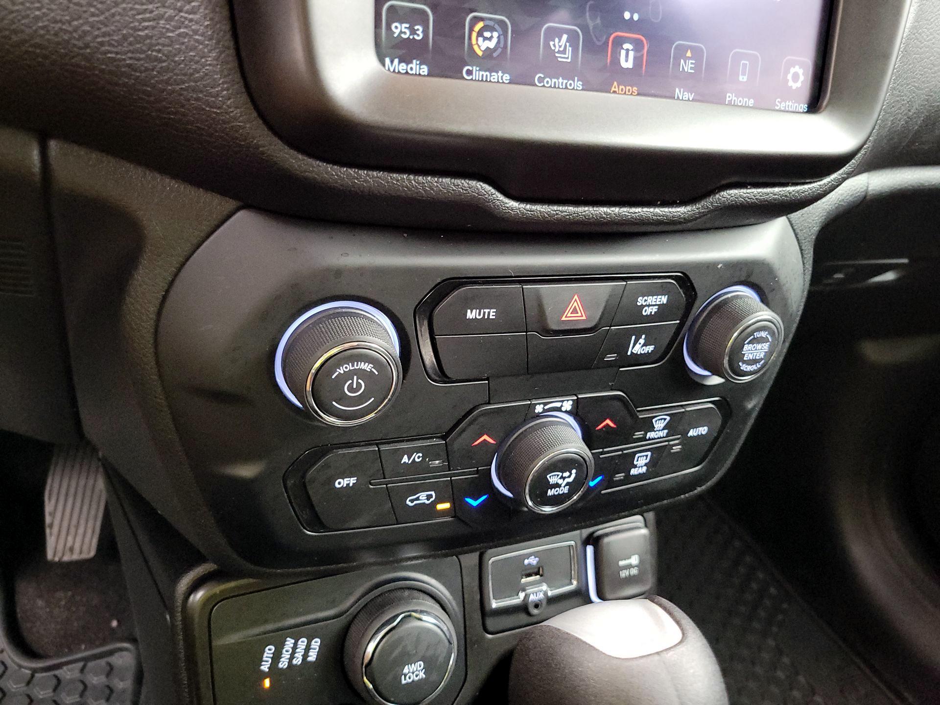 Thumbnail: 2022 Jeep Renegade - 17