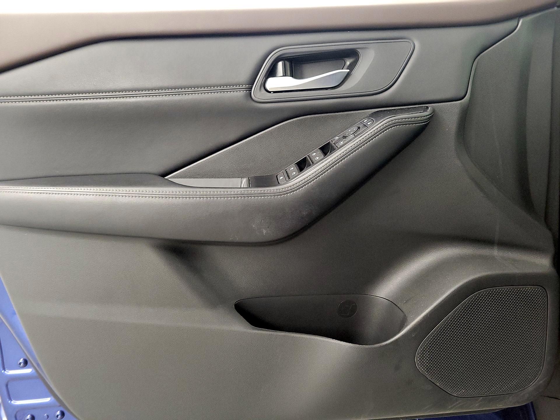 Thumbnail: 2023 Nissan Rogue - 12