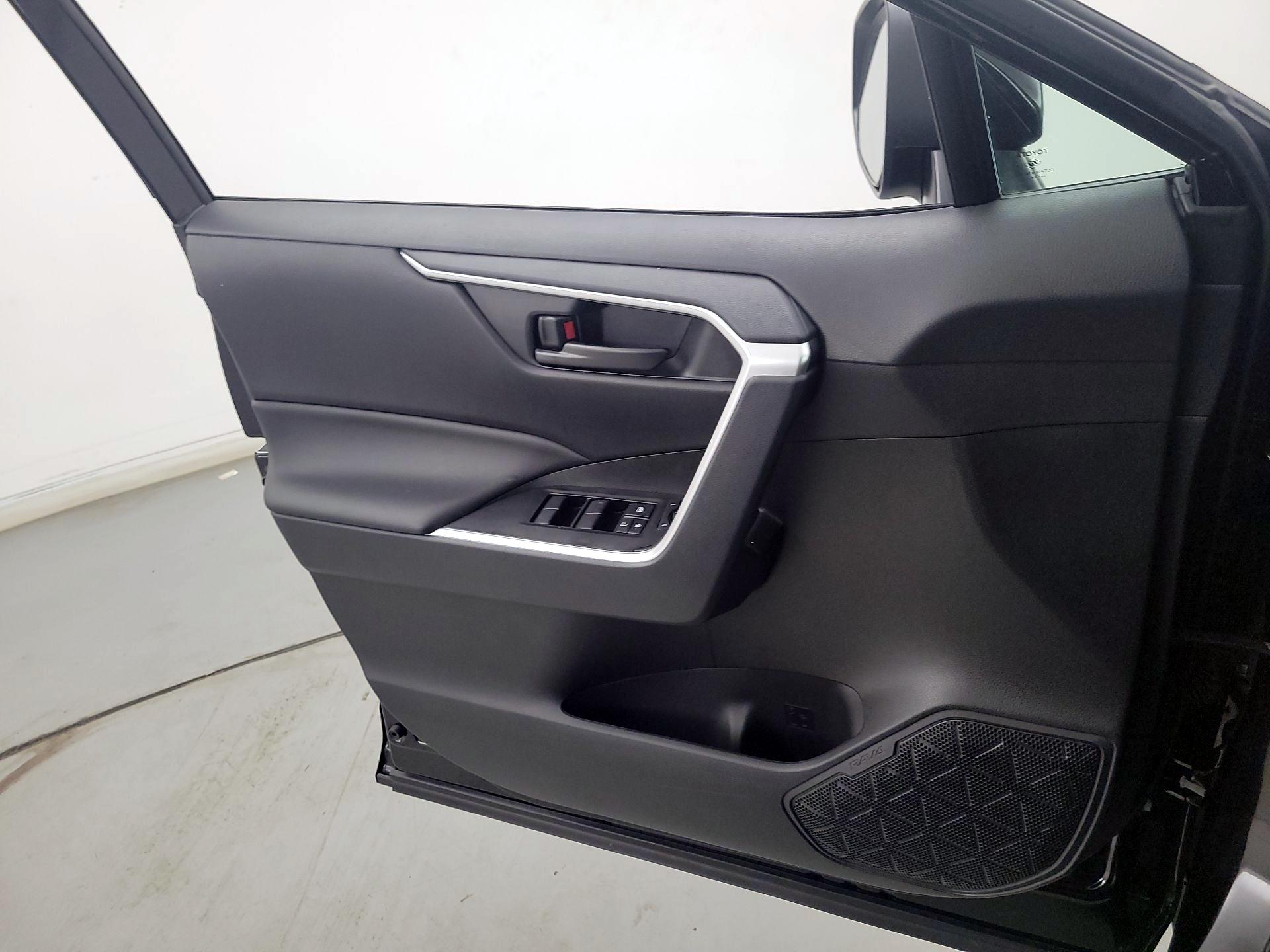 Thumbnail: 2024 Toyota RAV4 - 12