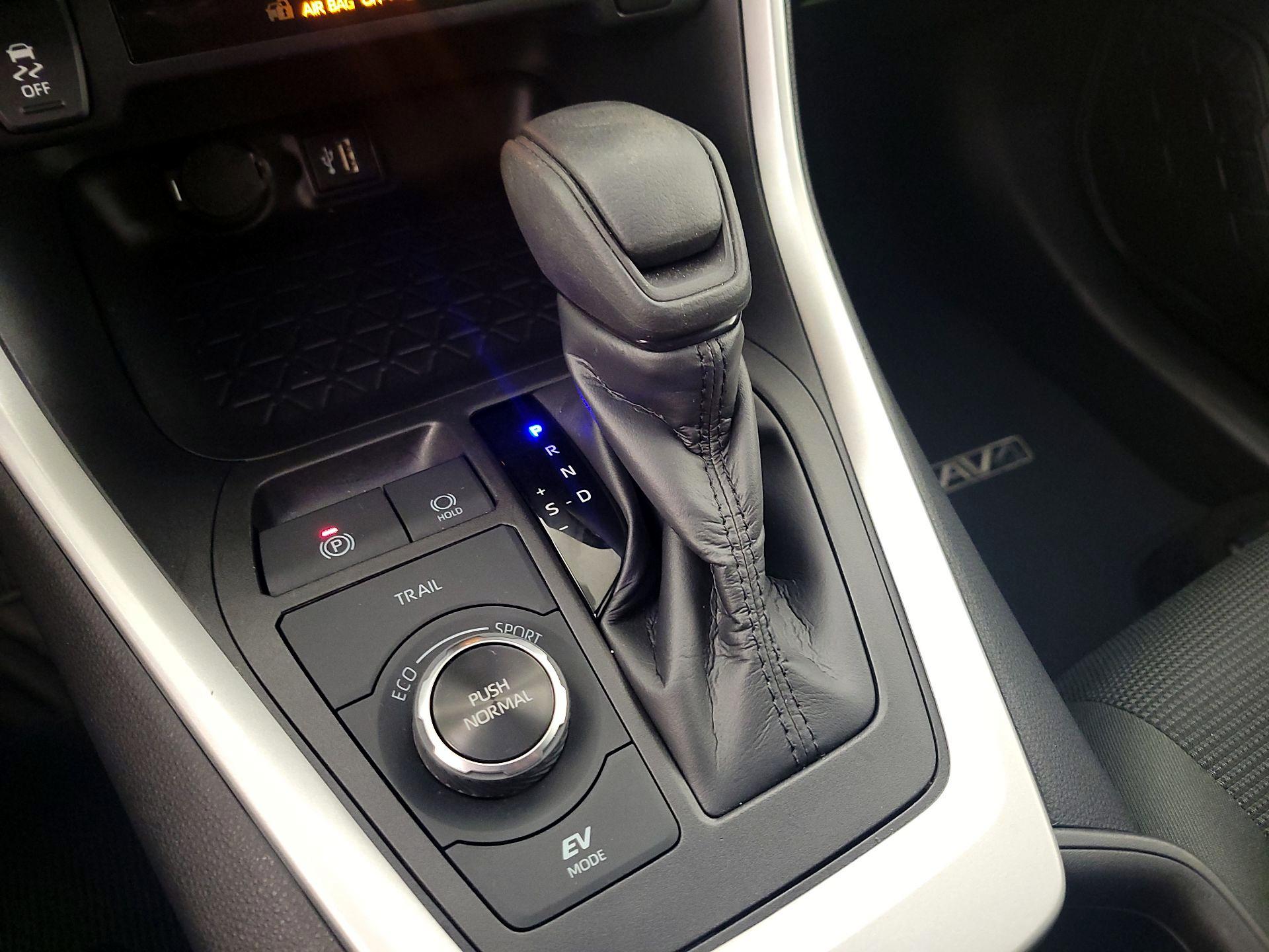 Thumbnail: 2024 Toyota RAV4 - 18