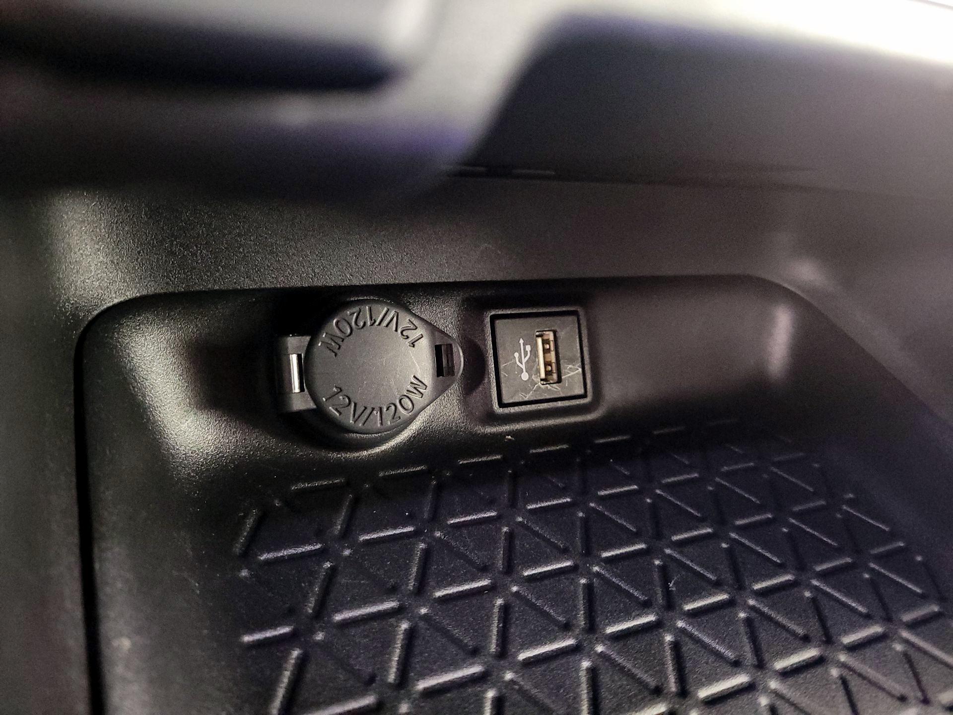 Thumbnail: 2024 Toyota RAV4 - 19