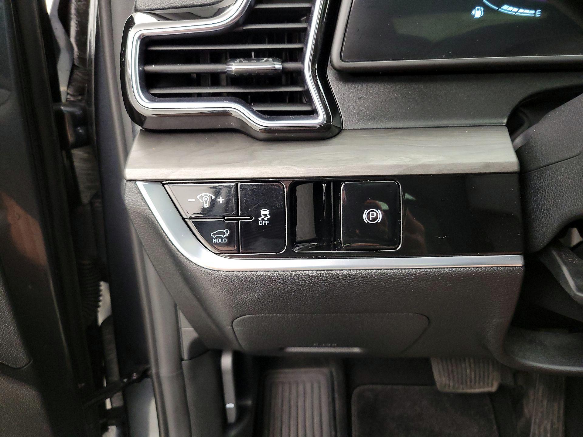 Thumbnail: 2023 Kia Sportage - 13