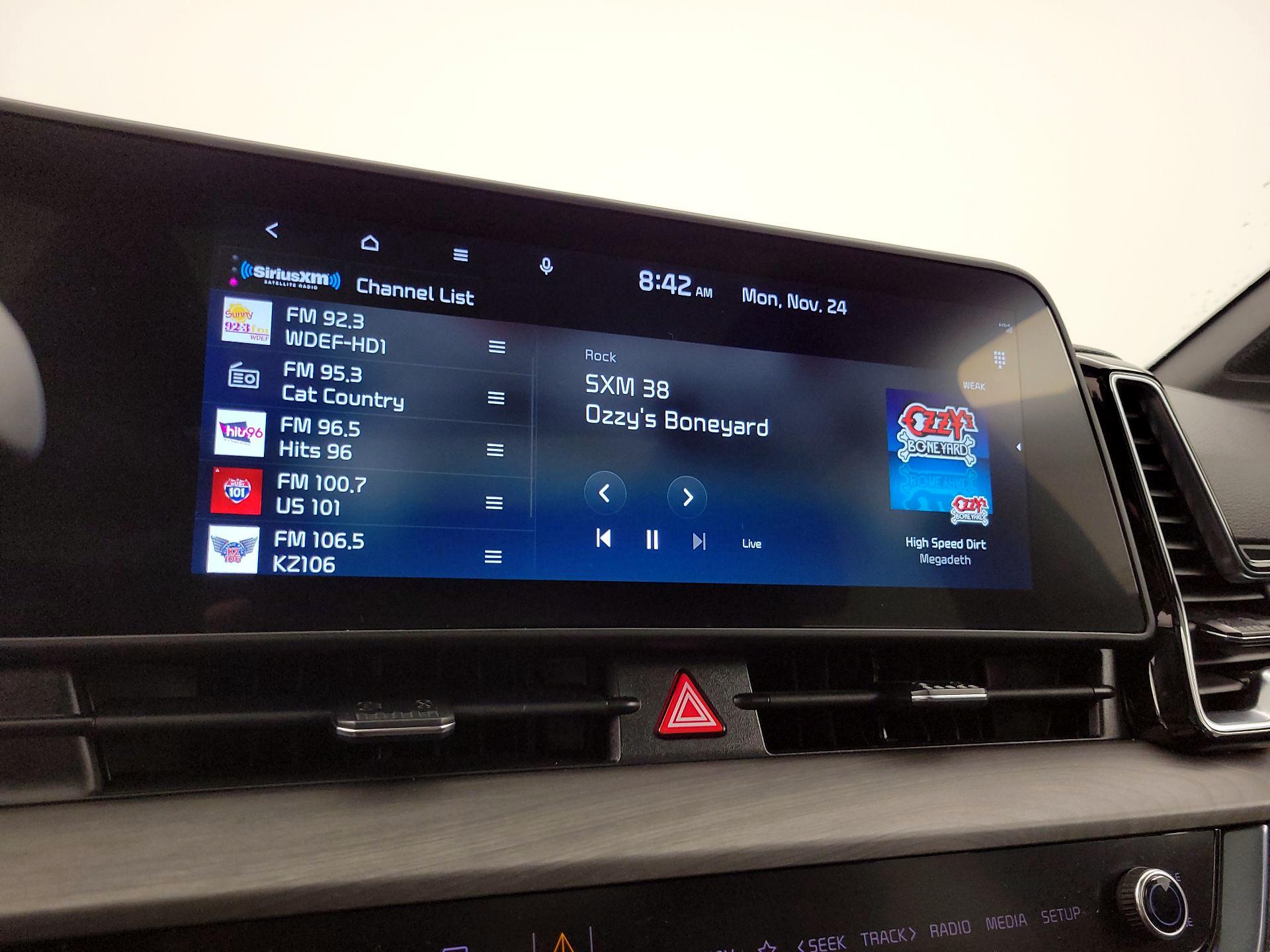 Thumbnail: 2023 Kia Sportage - 16