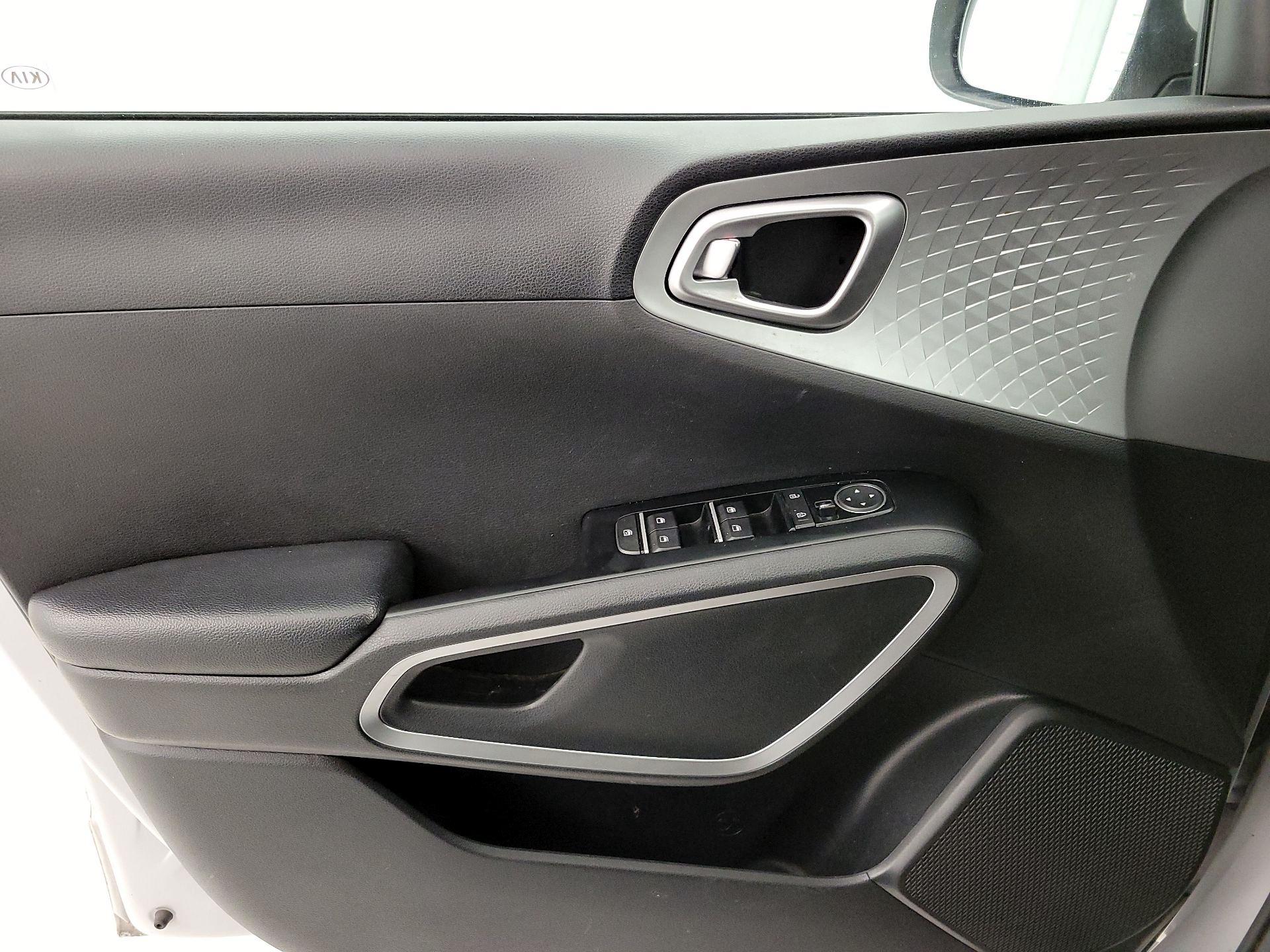 Thumbnail: 2020 Kia Soul - 12