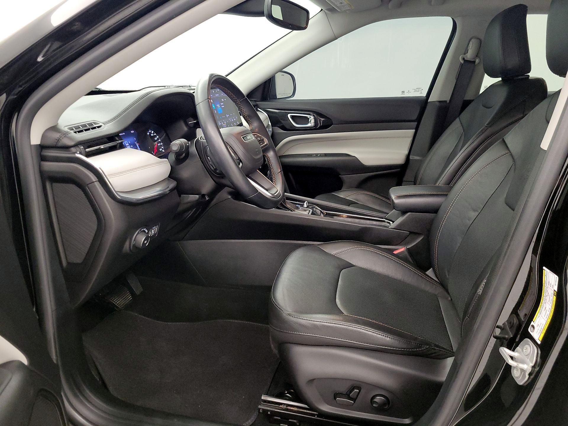 Thumbnail: 2022 Jeep Compass - 11