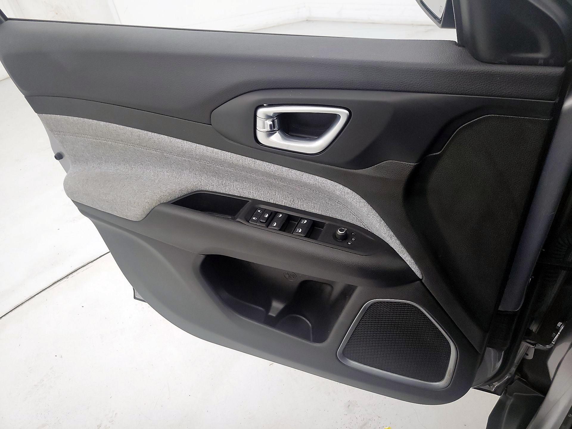 Thumbnail: 2022 Jeep Compass - 12