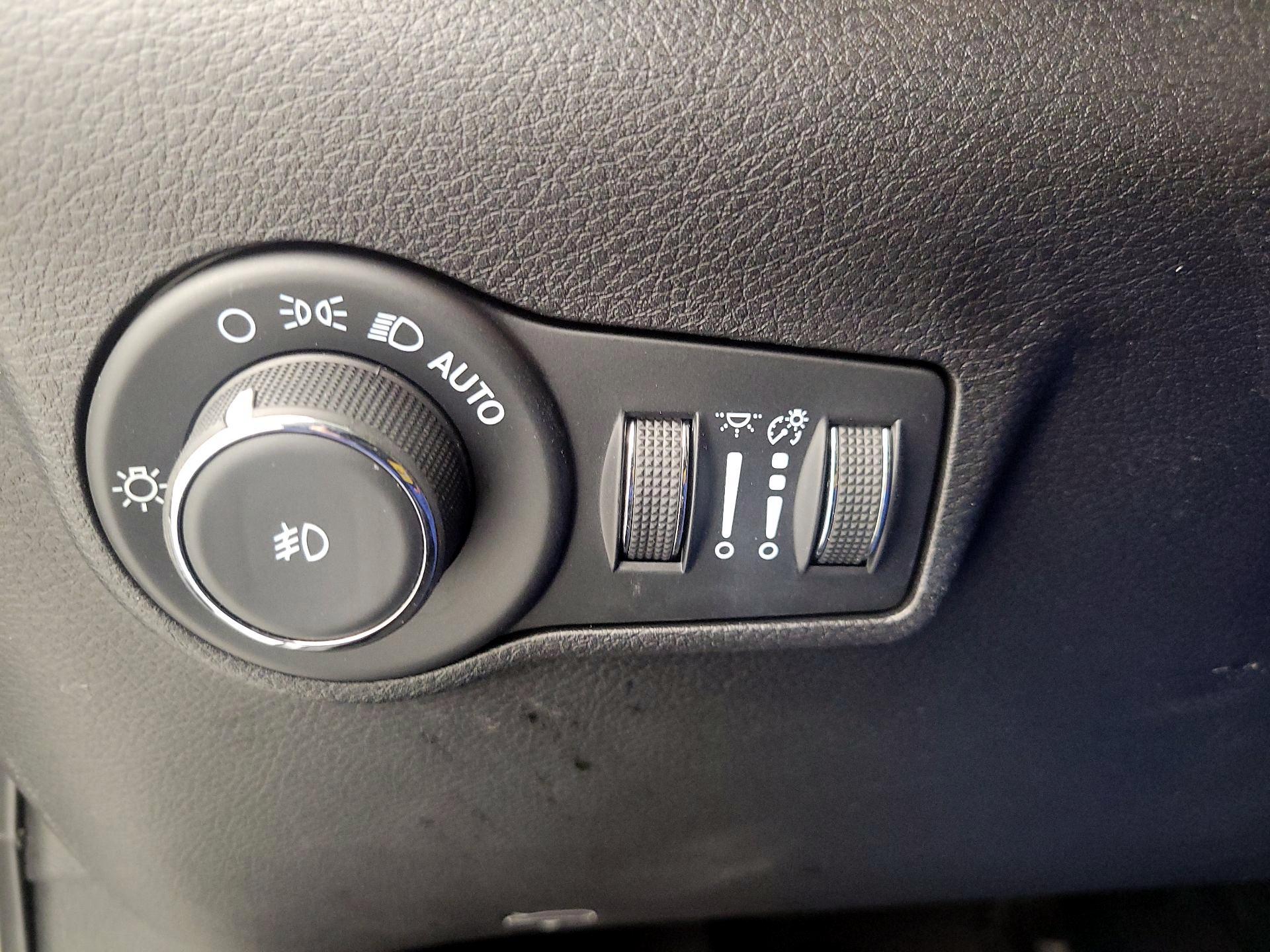 Thumbnail: 2022 Jeep Compass - 13