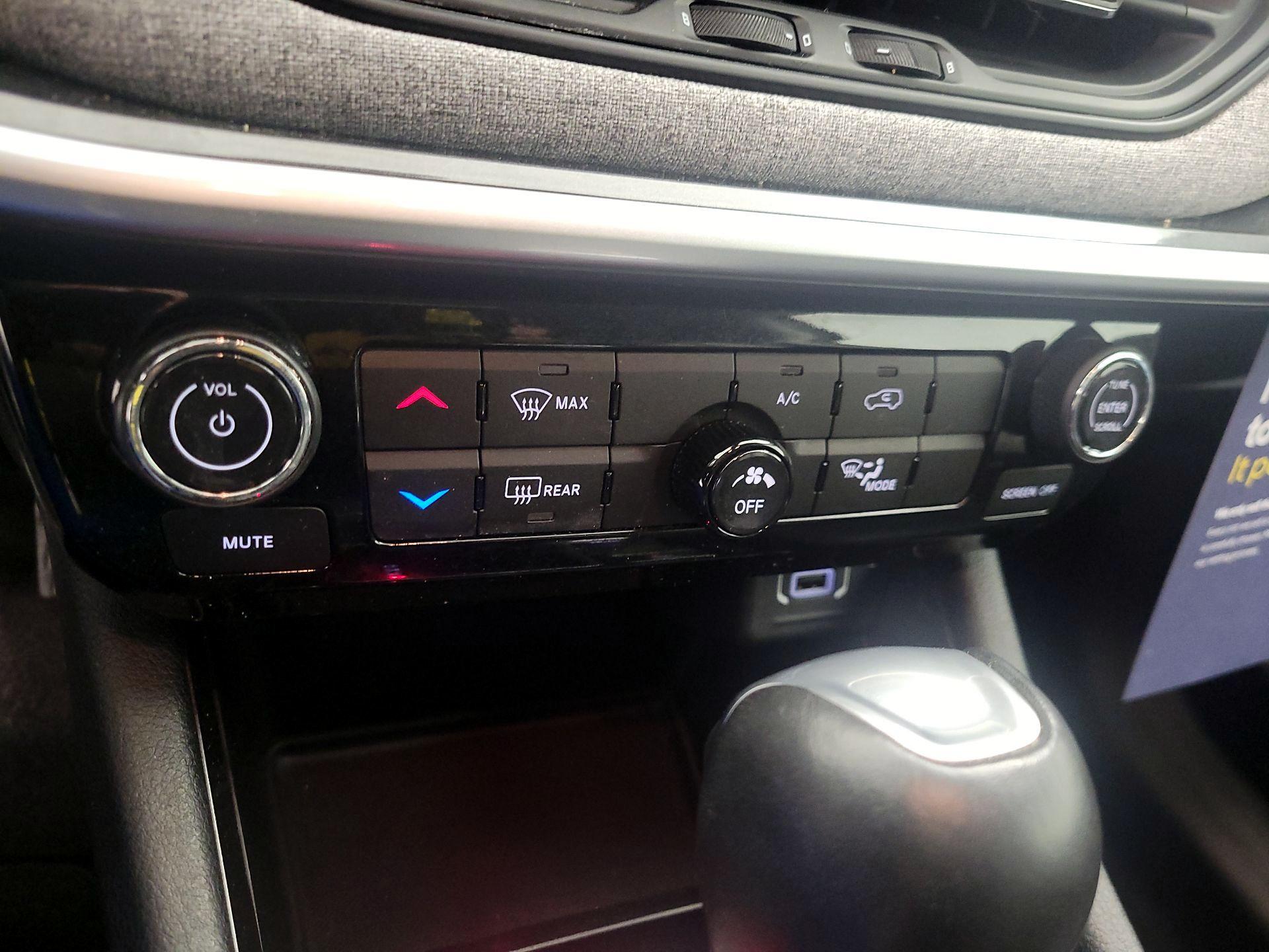 Thumbnail: 2022 Jeep Compass - 16