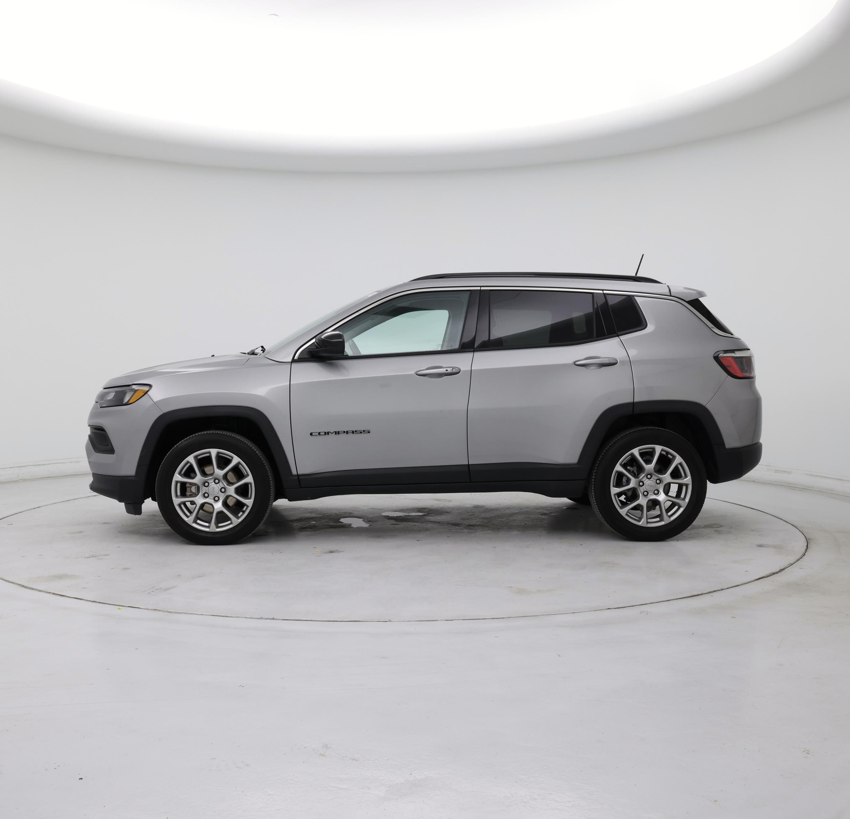 Thumbnail: 2022 Jeep Compass - 3