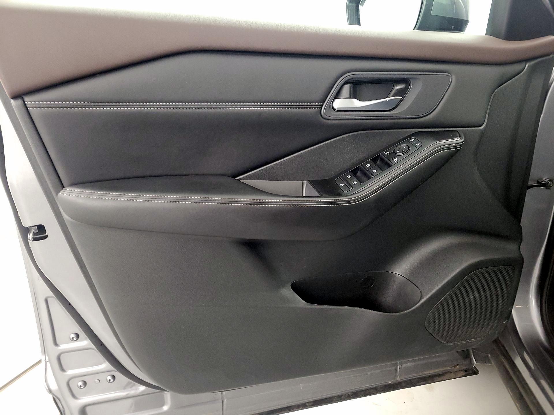 Thumbnail: 2023 Nissan Rogue - 12