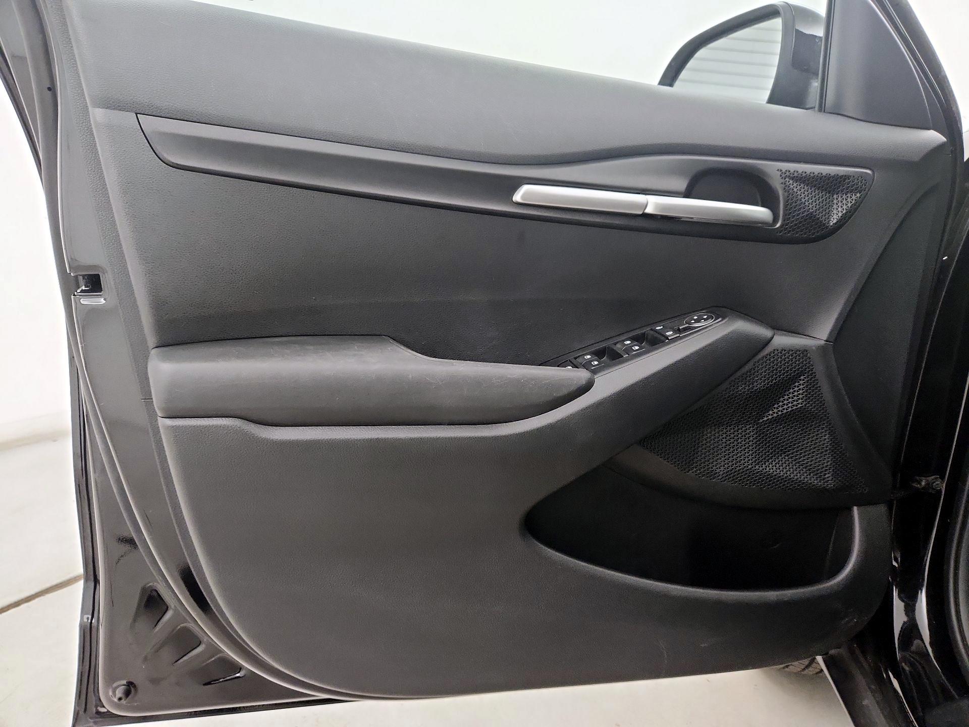 Thumbnail: 2023 Kia Seltos - 12