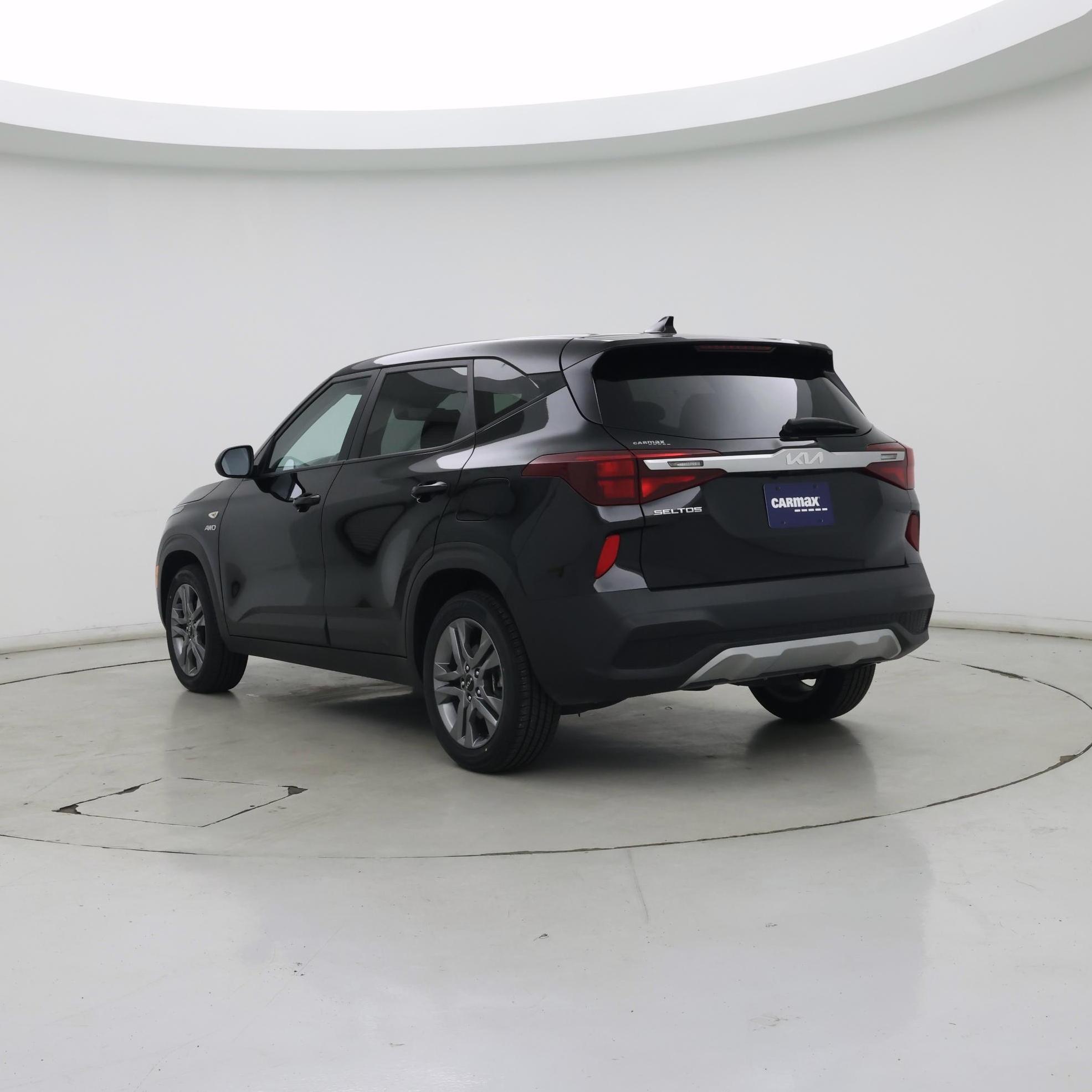 Thumbnail: 2023 Kia Seltos - 2