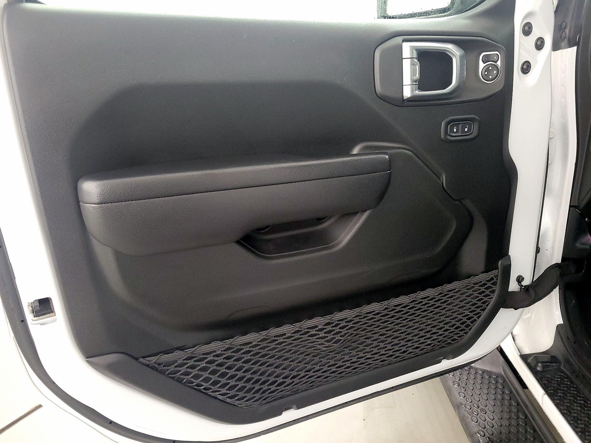 Thumbnail: 2022 Jeep Wrangler - 12