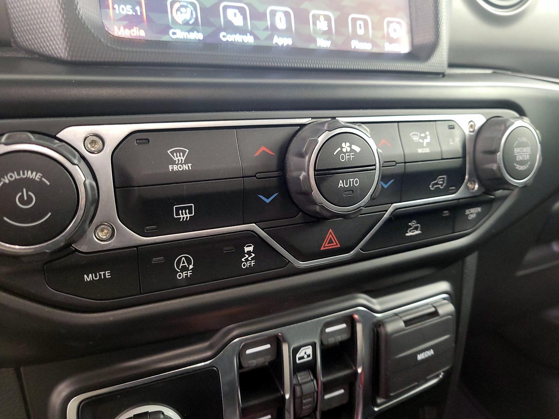 Thumbnail: 2022 Jeep Wrangler - 17