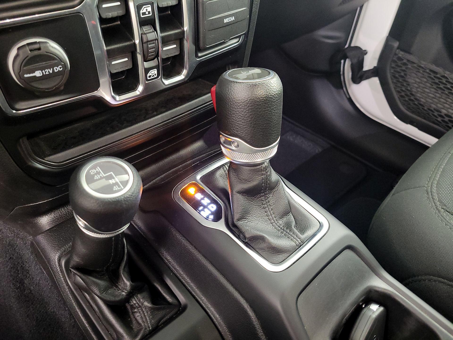 Thumbnail: 2022 Jeep Wrangler - 18