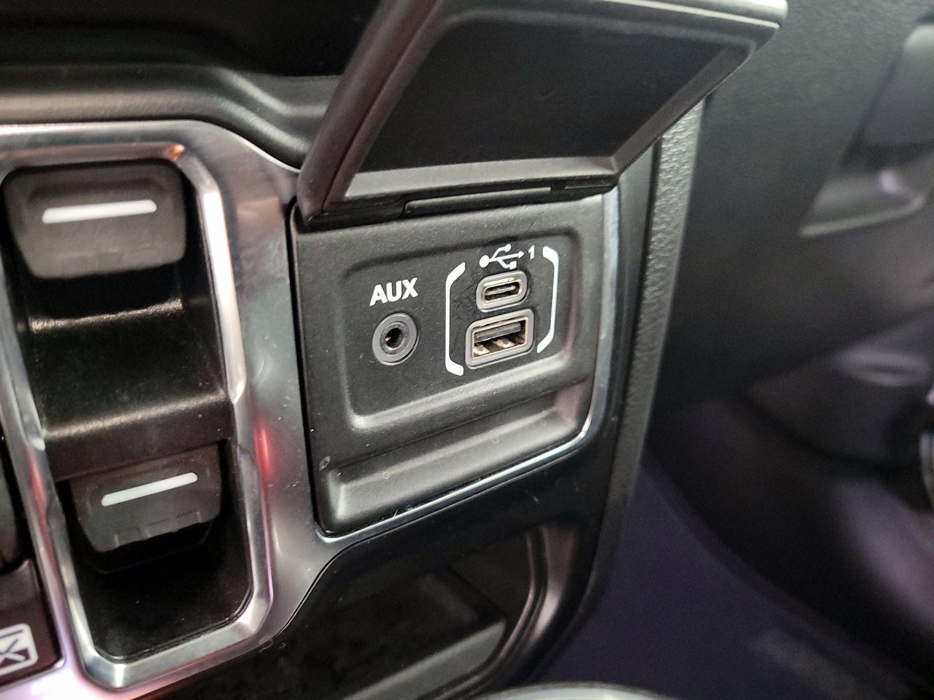 Thumbnail: 2022 Jeep Wrangler - 19