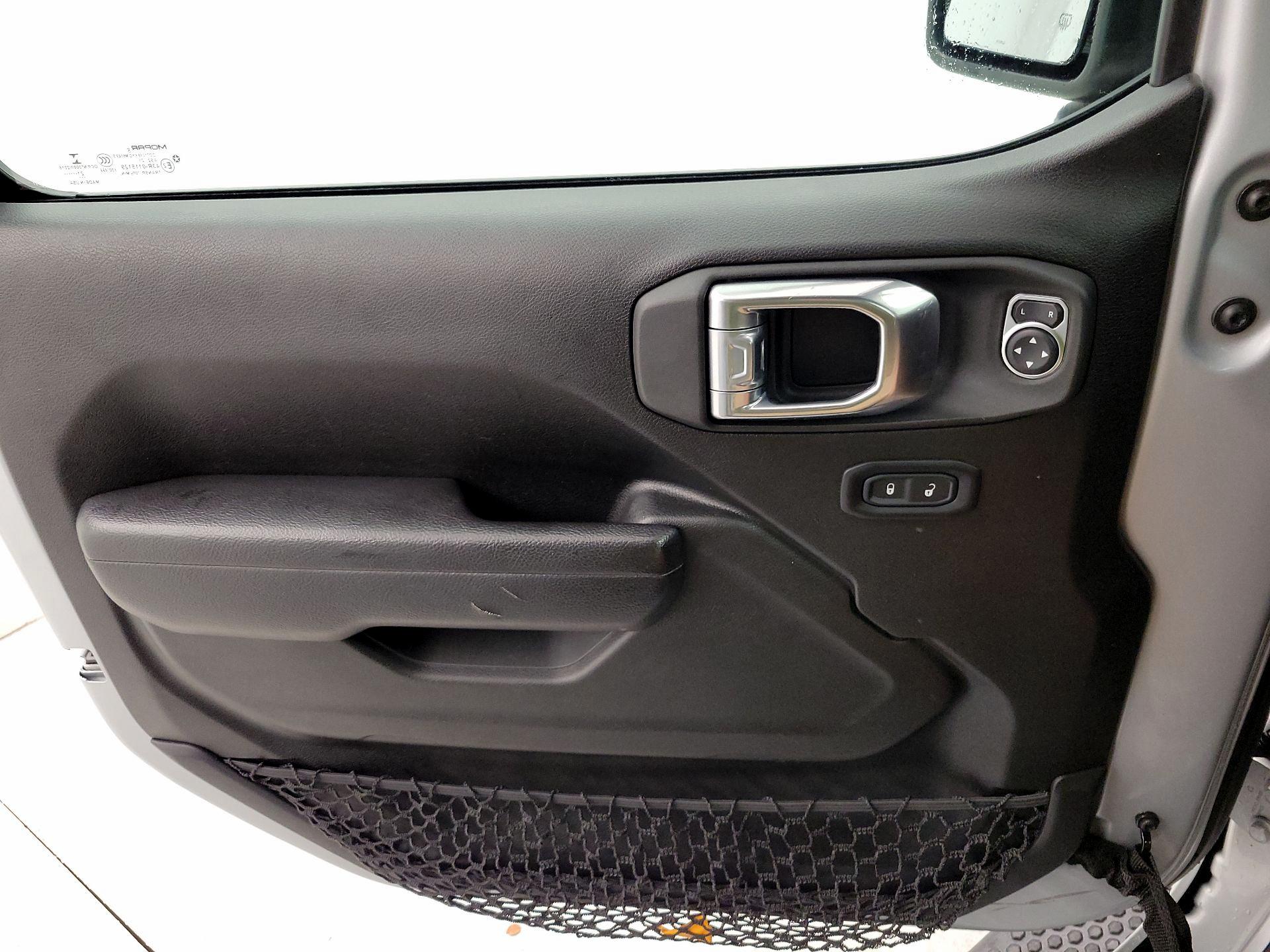 Thumbnail: 2022 Jeep Wrangler - 12