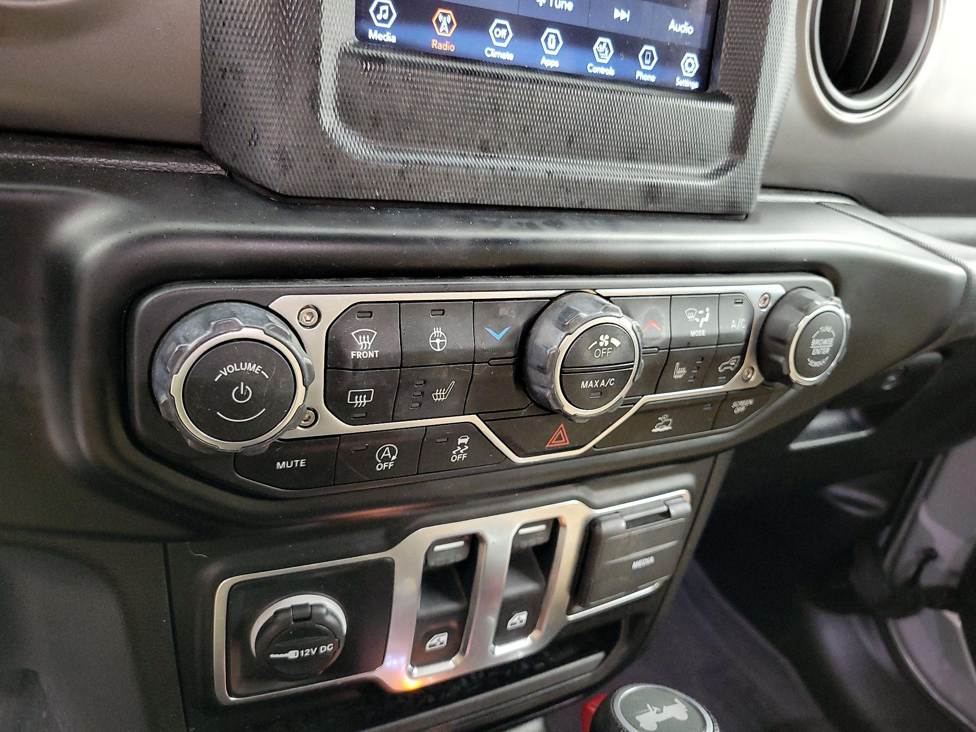 Thumbnail: 2022 Jeep Wrangler - 16