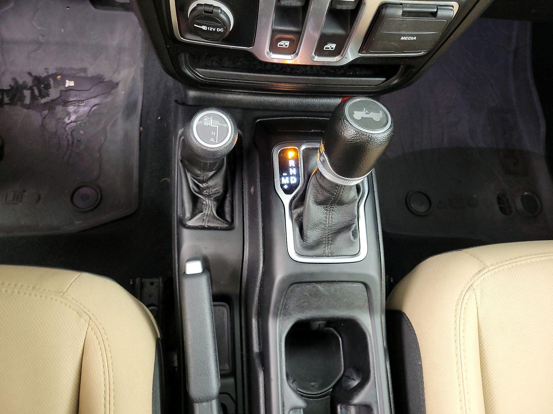 Thumbnail: 2022 Jeep Wrangler - 17