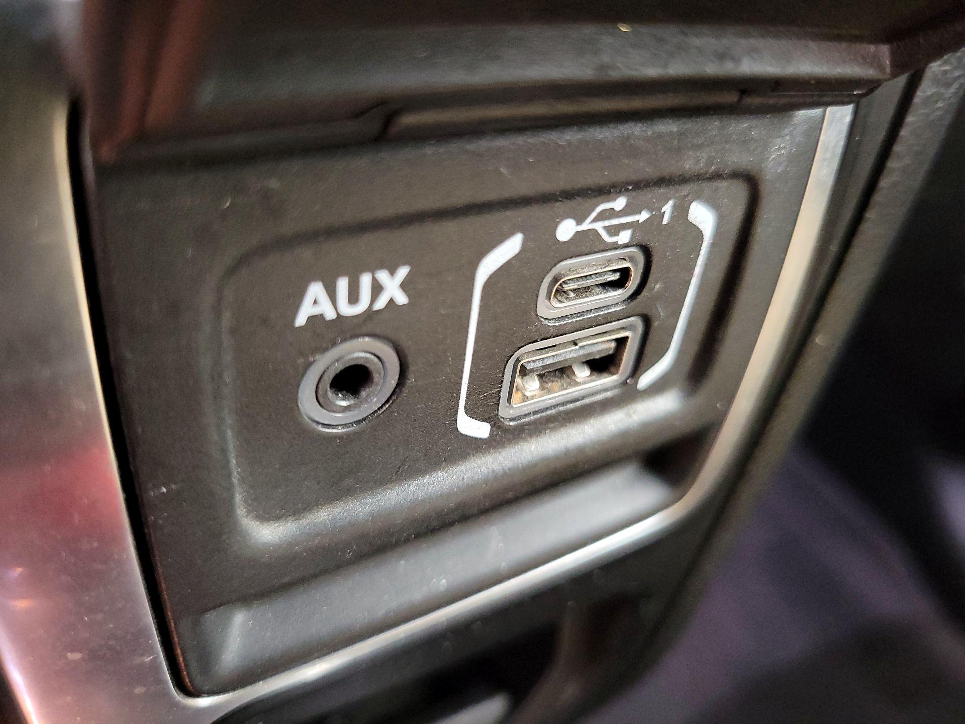 Thumbnail: 2022 Jeep Wrangler - 18