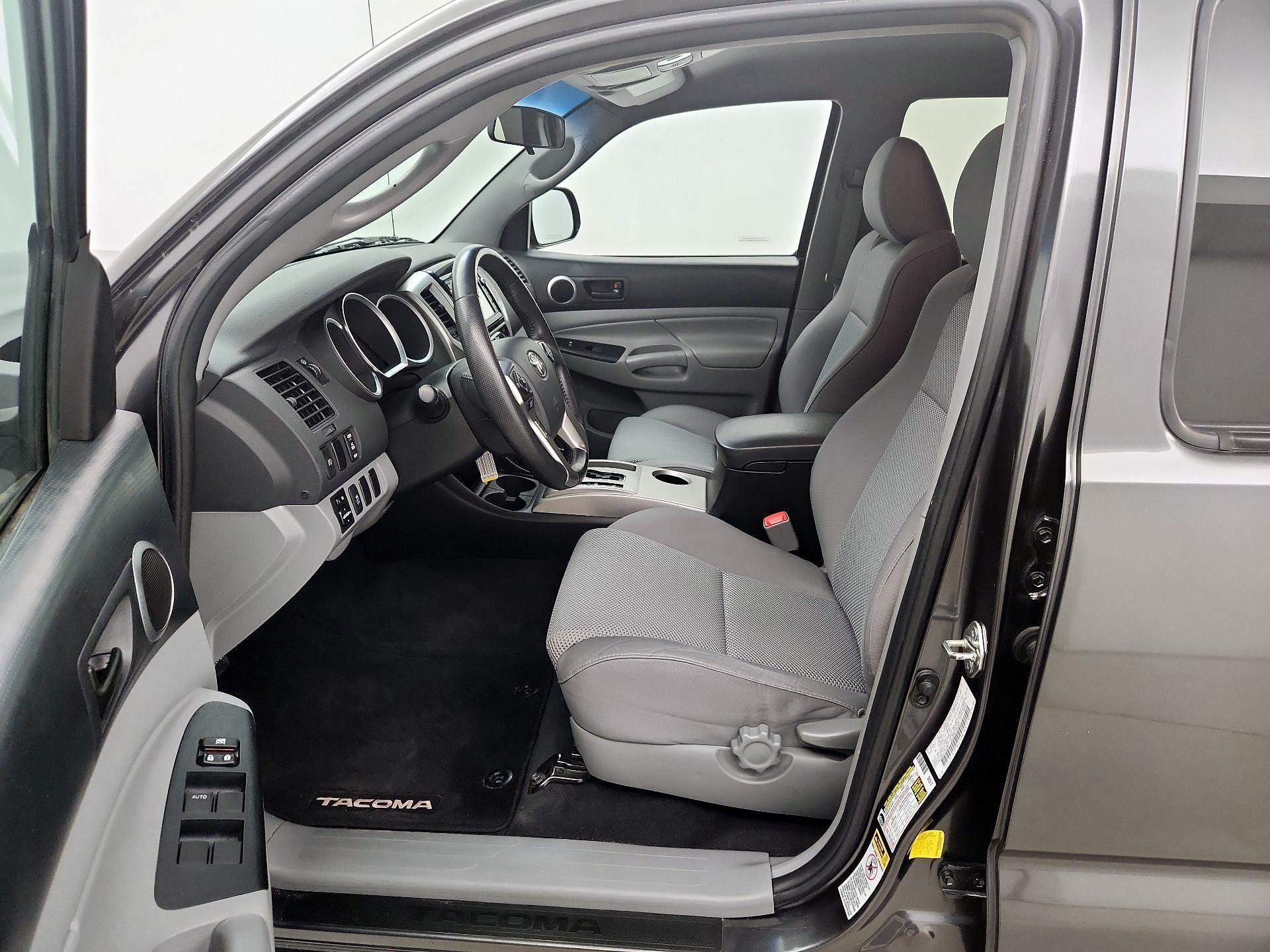 Thumbnail: 2015 Toyota Tacoma - 11