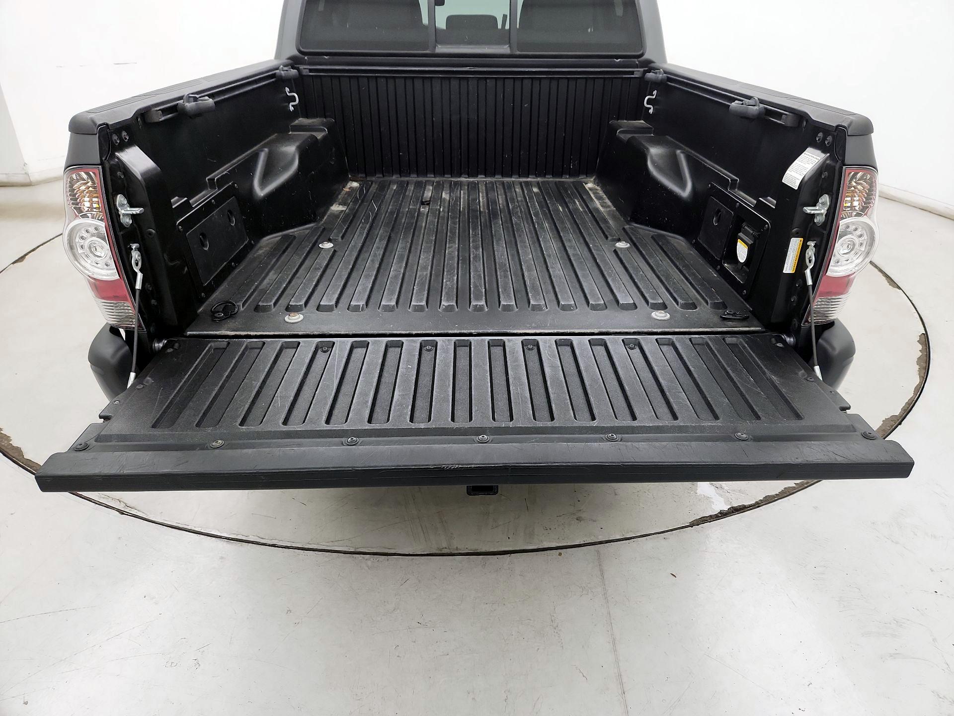 Thumbnail: 2015 Toyota Tacoma - 20