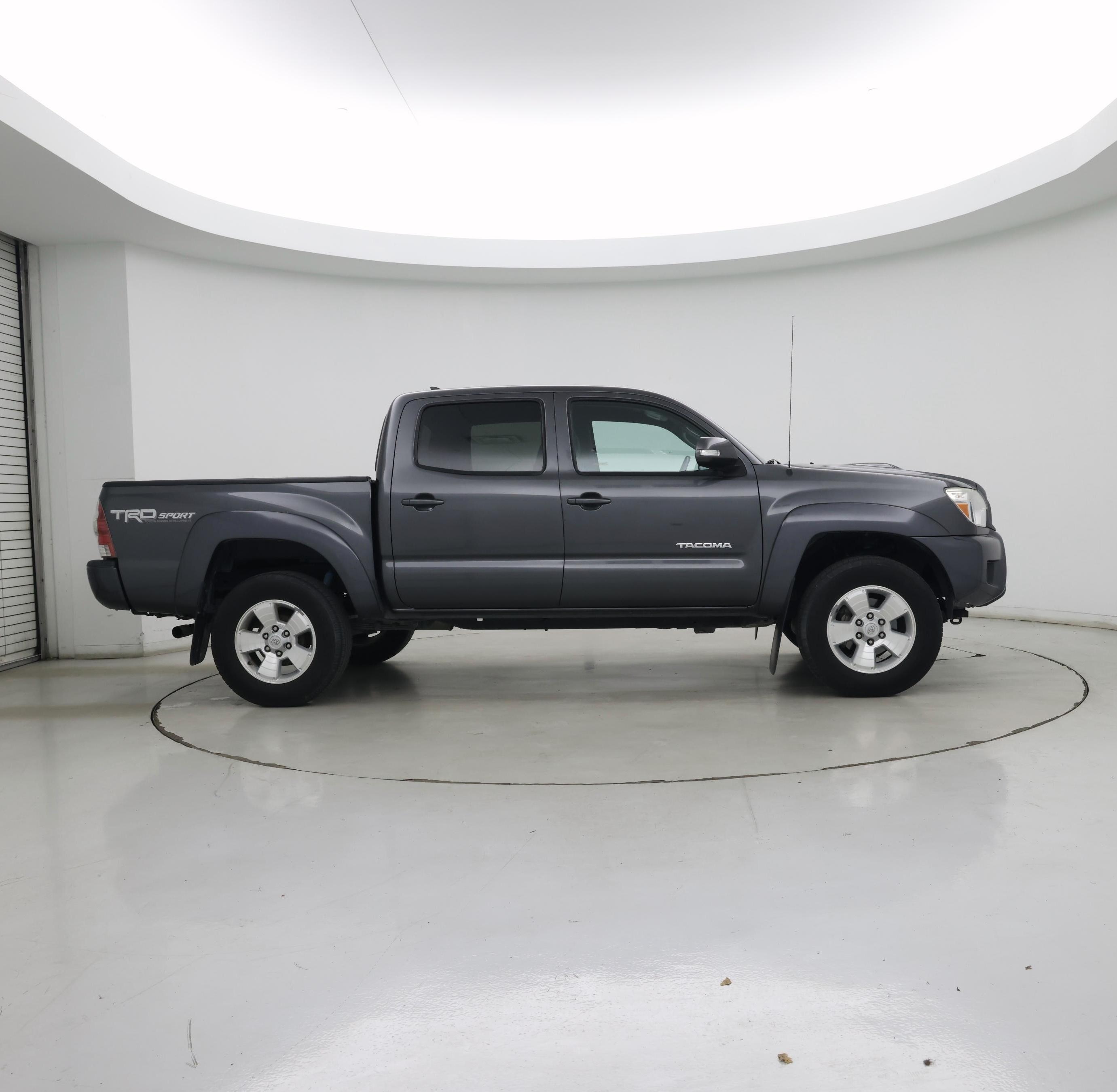 Thumbnail: 2015 Toyota Tacoma - 7